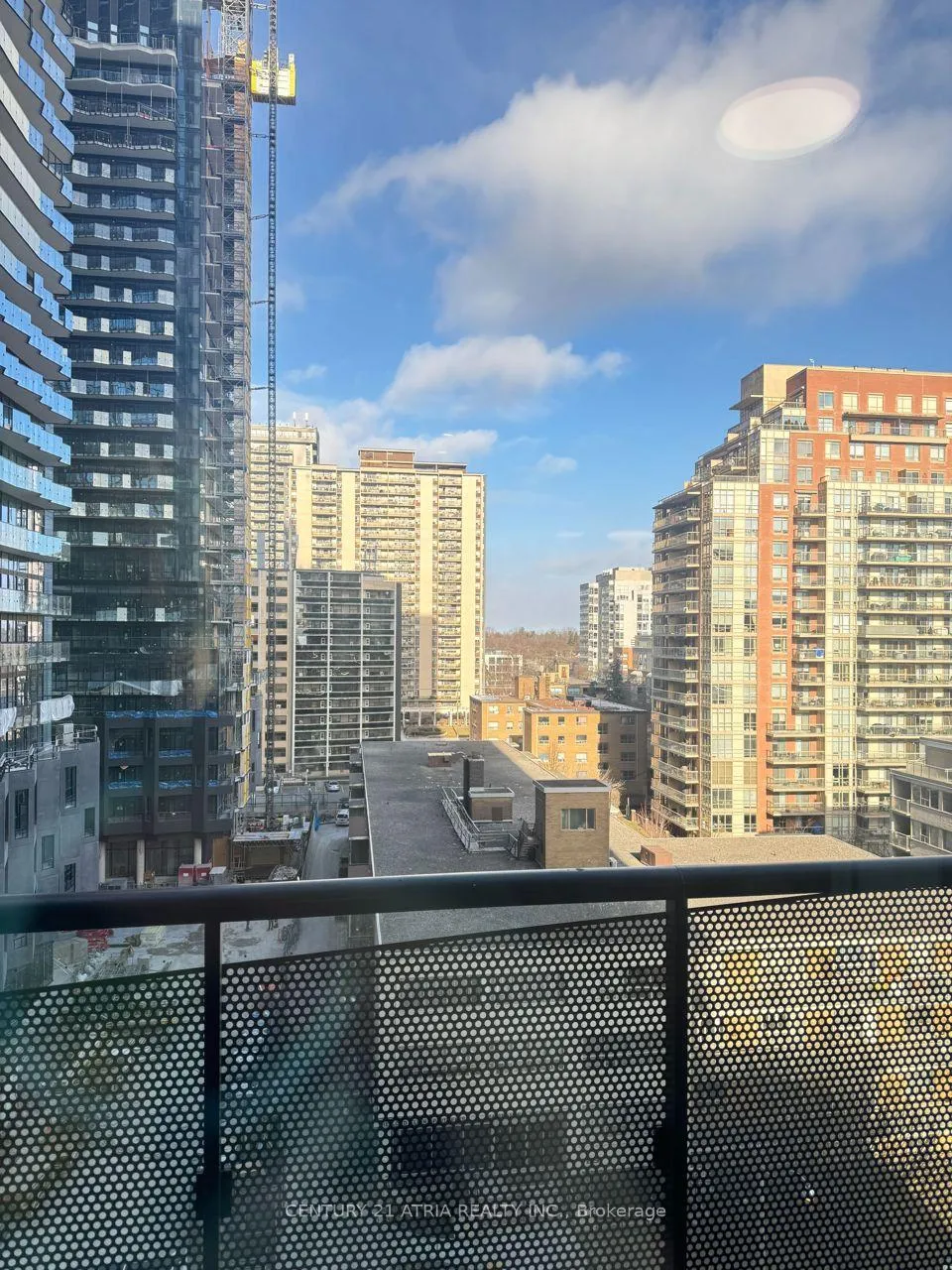 Photo 8 of Unit 807, 117 Broadway Avenue, Toronto, Mount Pleasant West — HOMEH