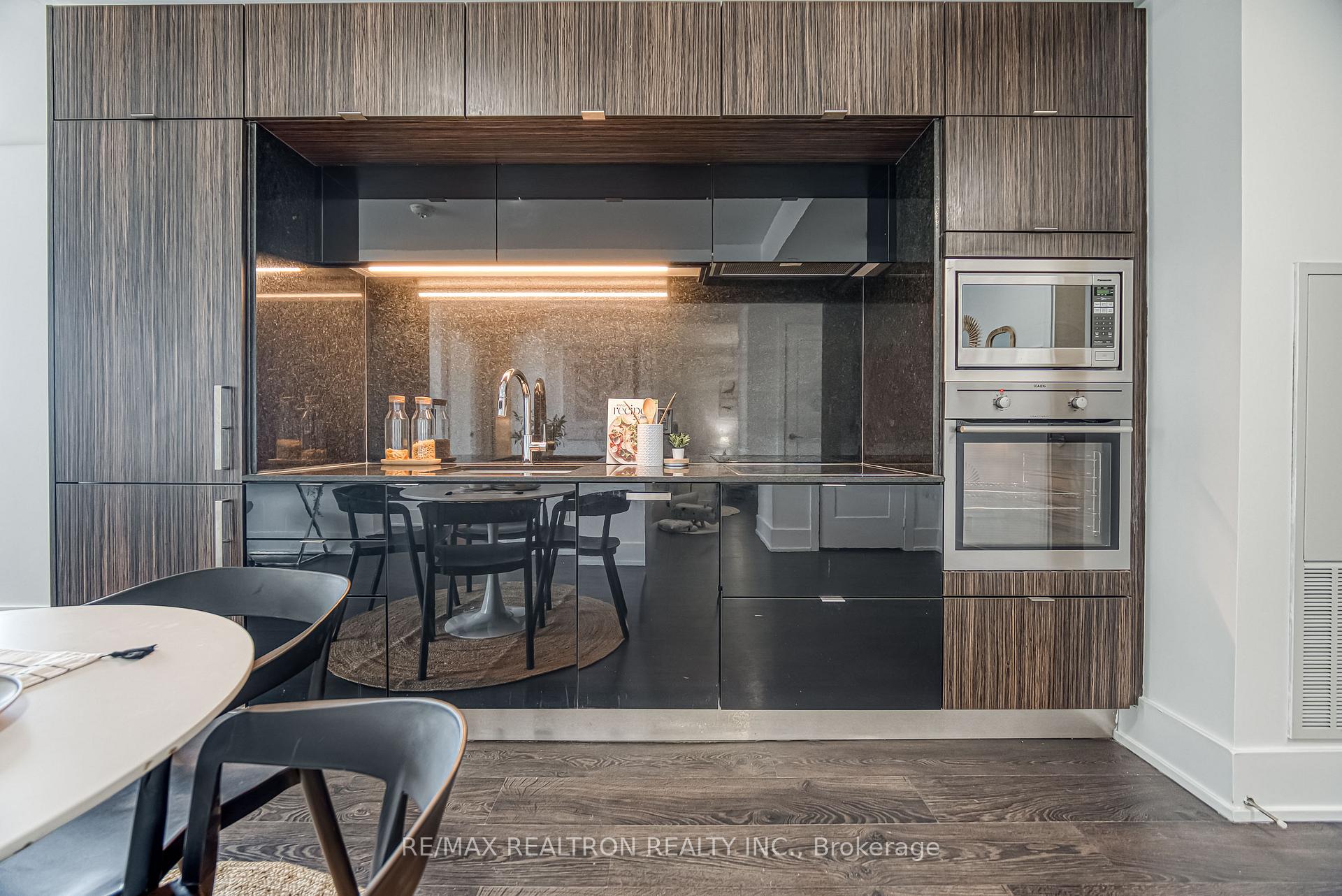 Photo 13 of Unit 719, 1 Edgewater Drive, Toronto, Waterfront Communities — HOMEH
