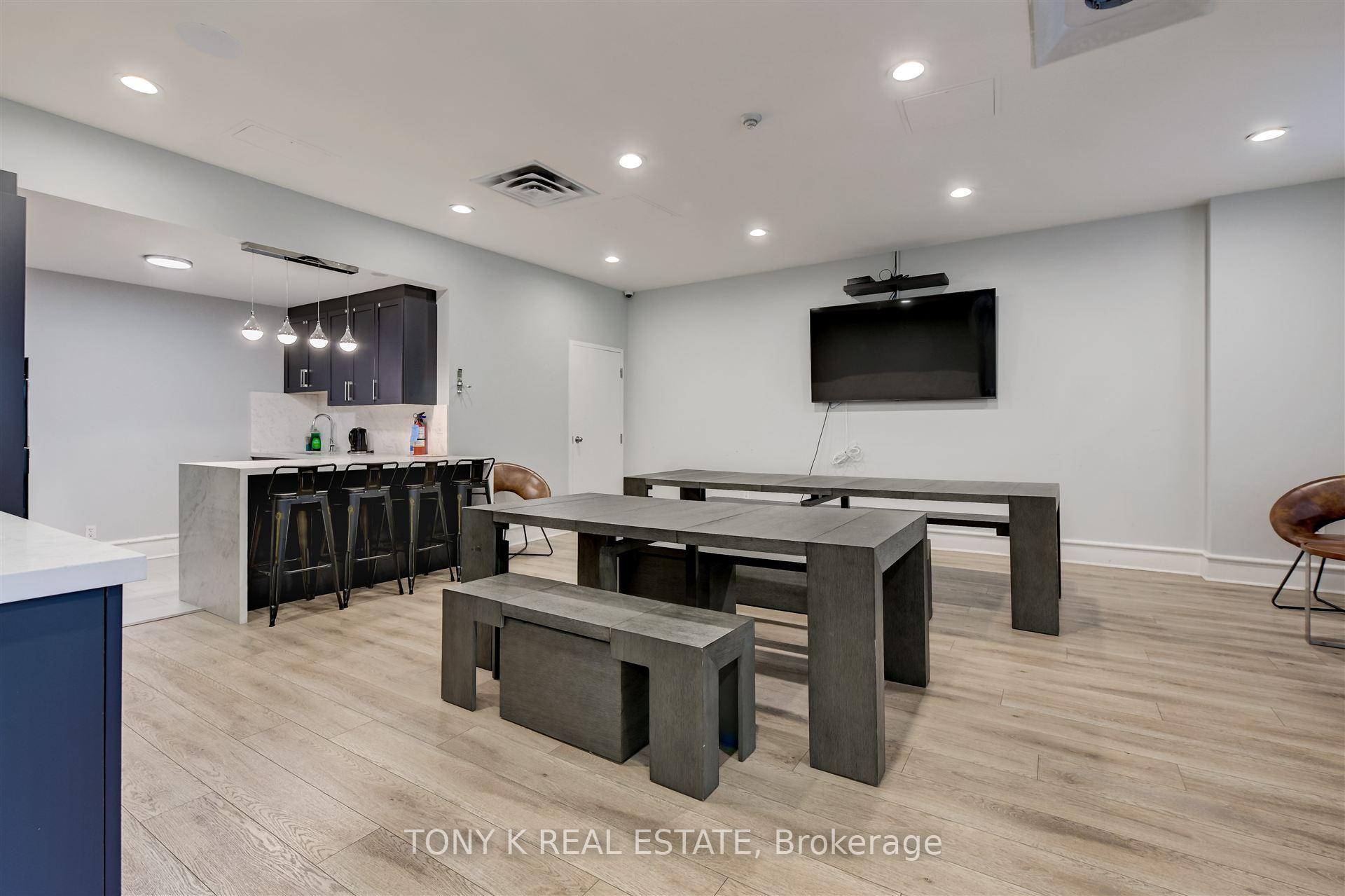 Photo 5 of Unit 504, 21 Overlea Boulevard, Toronto, Thorncliffe Park — HOMEH