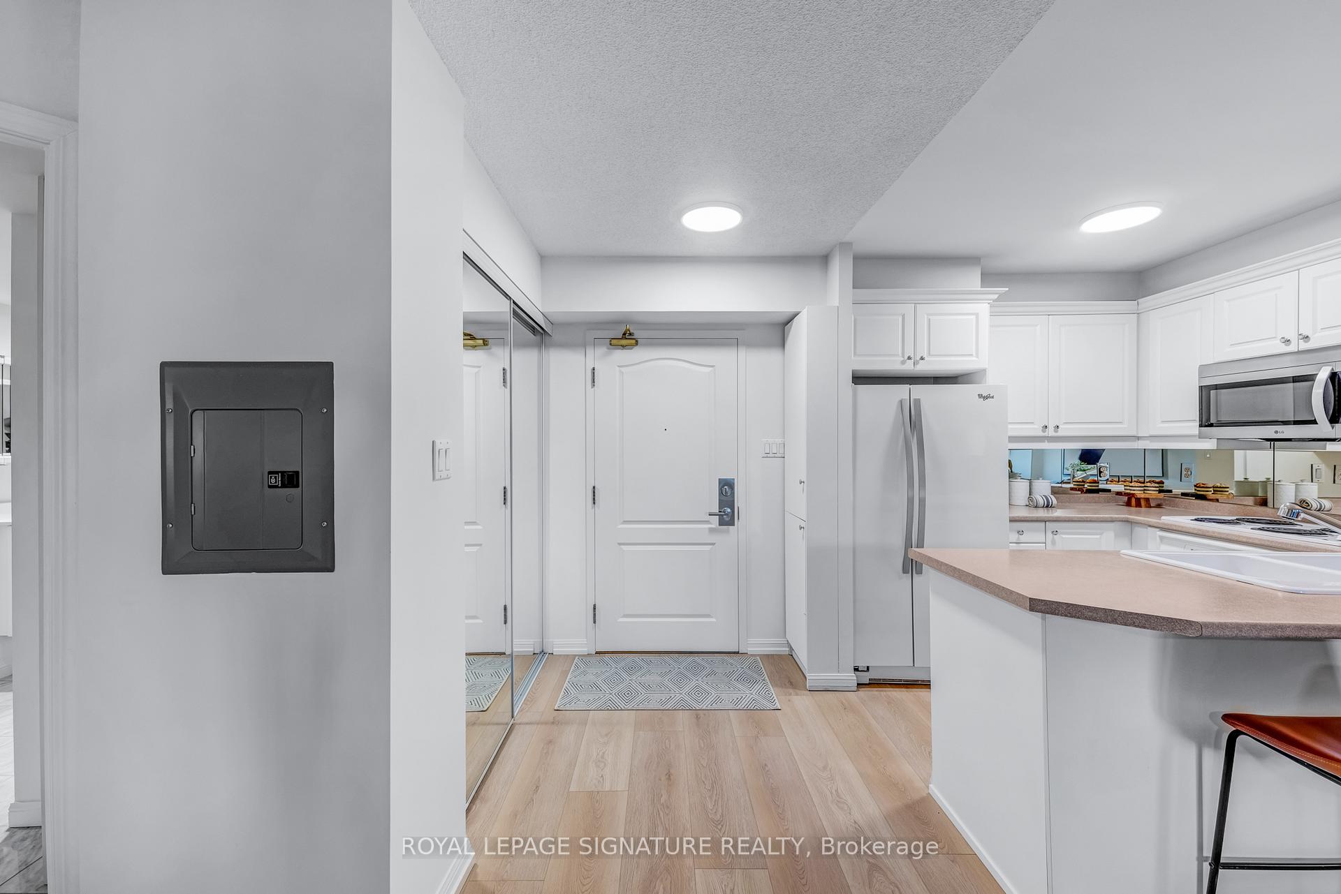 Photo 3 of Unit 317, 18 Wanless Avenue, Toronto, Lawrence Park North — HOMEH