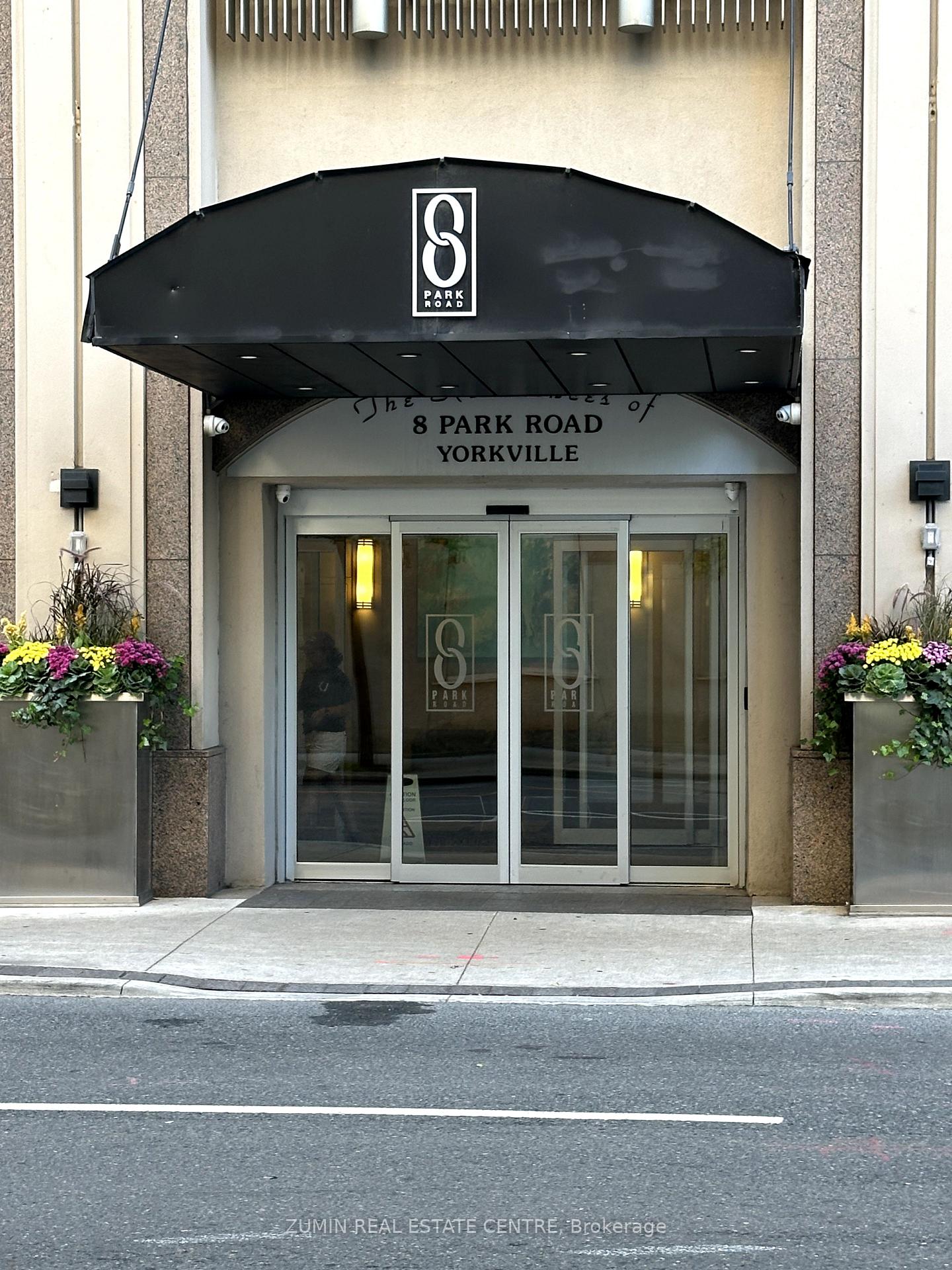Front of Unit 2116, 8 Park Road