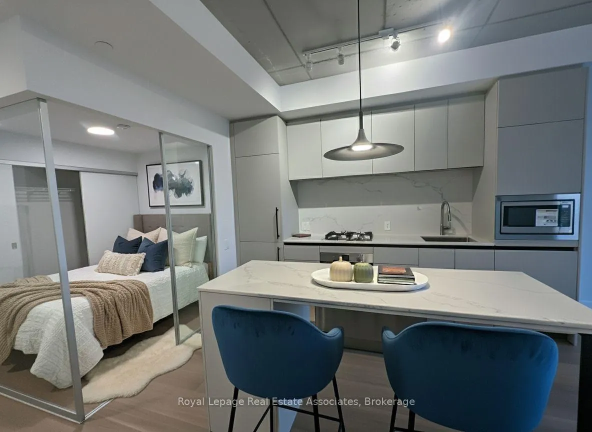 Photo 2 of Unit 404, 1720 Bayview Avenue, Toronto, Mount Pleasant East — HOMEH