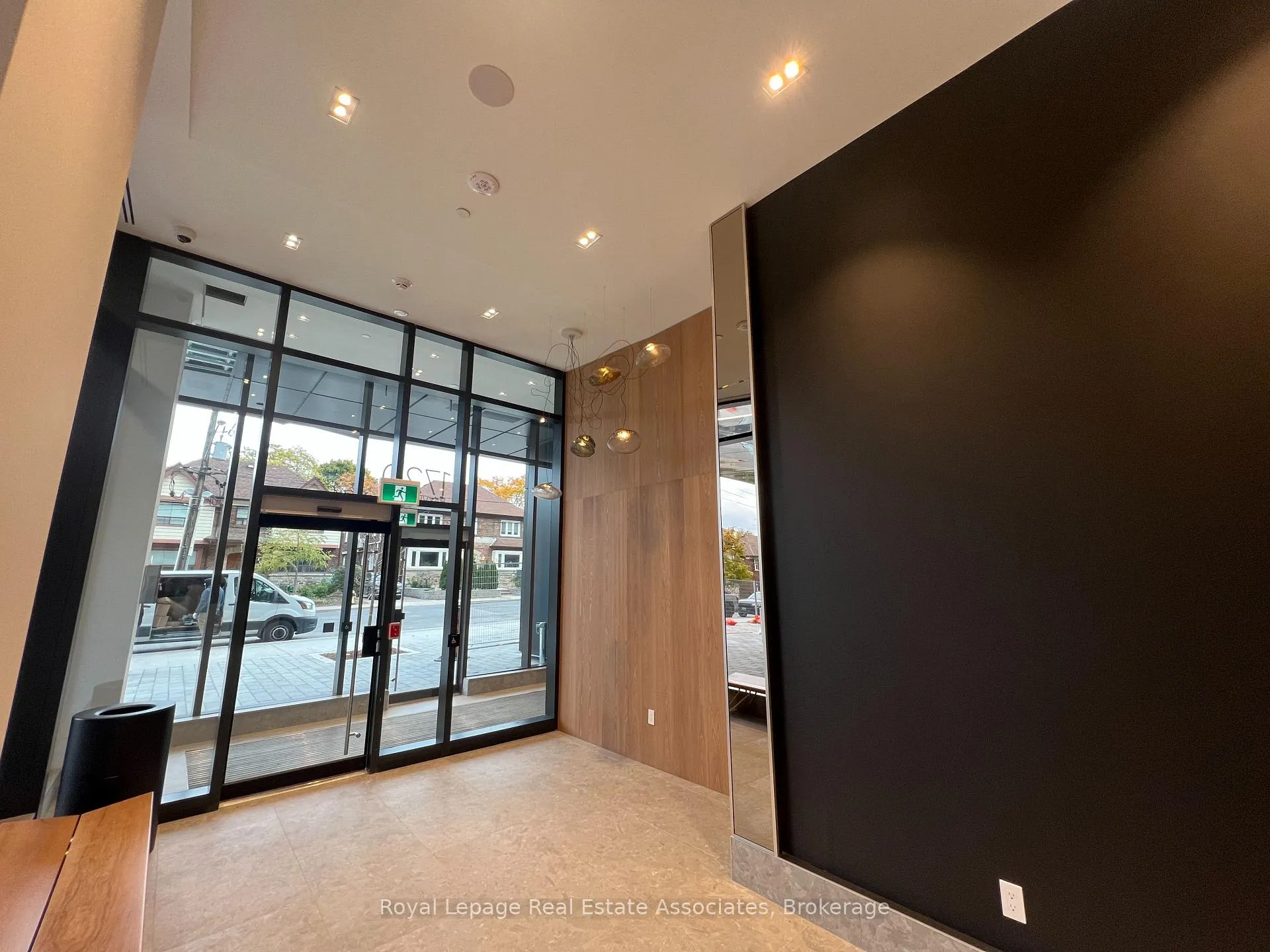 Photo 6 of Unit 404, 1720 Bayview Avenue, Toronto, Mount Pleasant East — HOMEH
