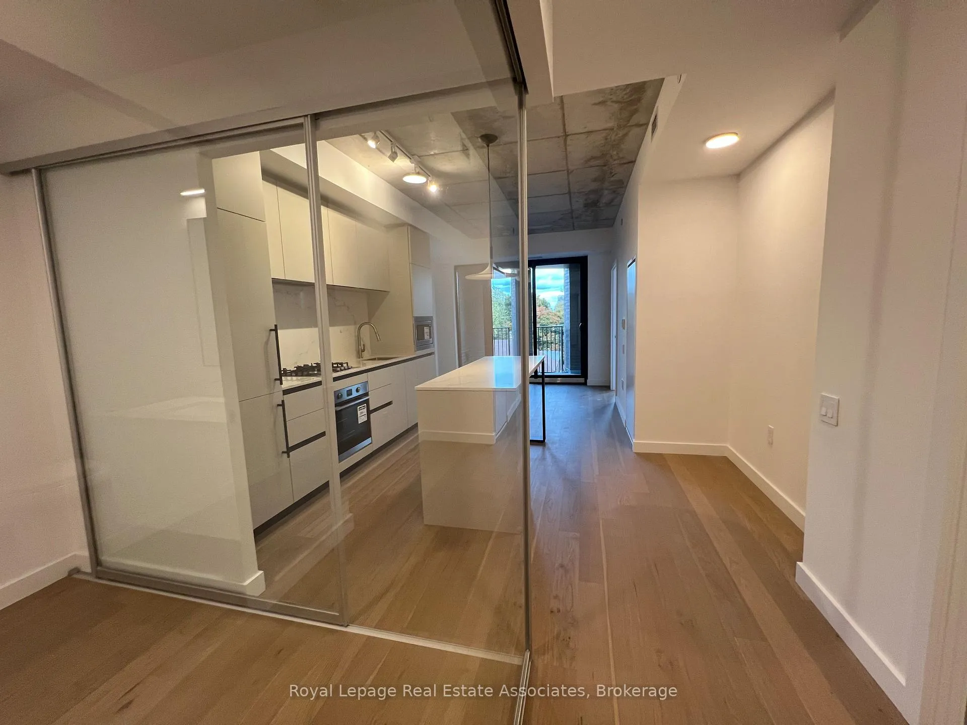 Photo 11 of Unit 404, 1720 Bayview Avenue, Toronto, Mount Pleasant East — HOMEH