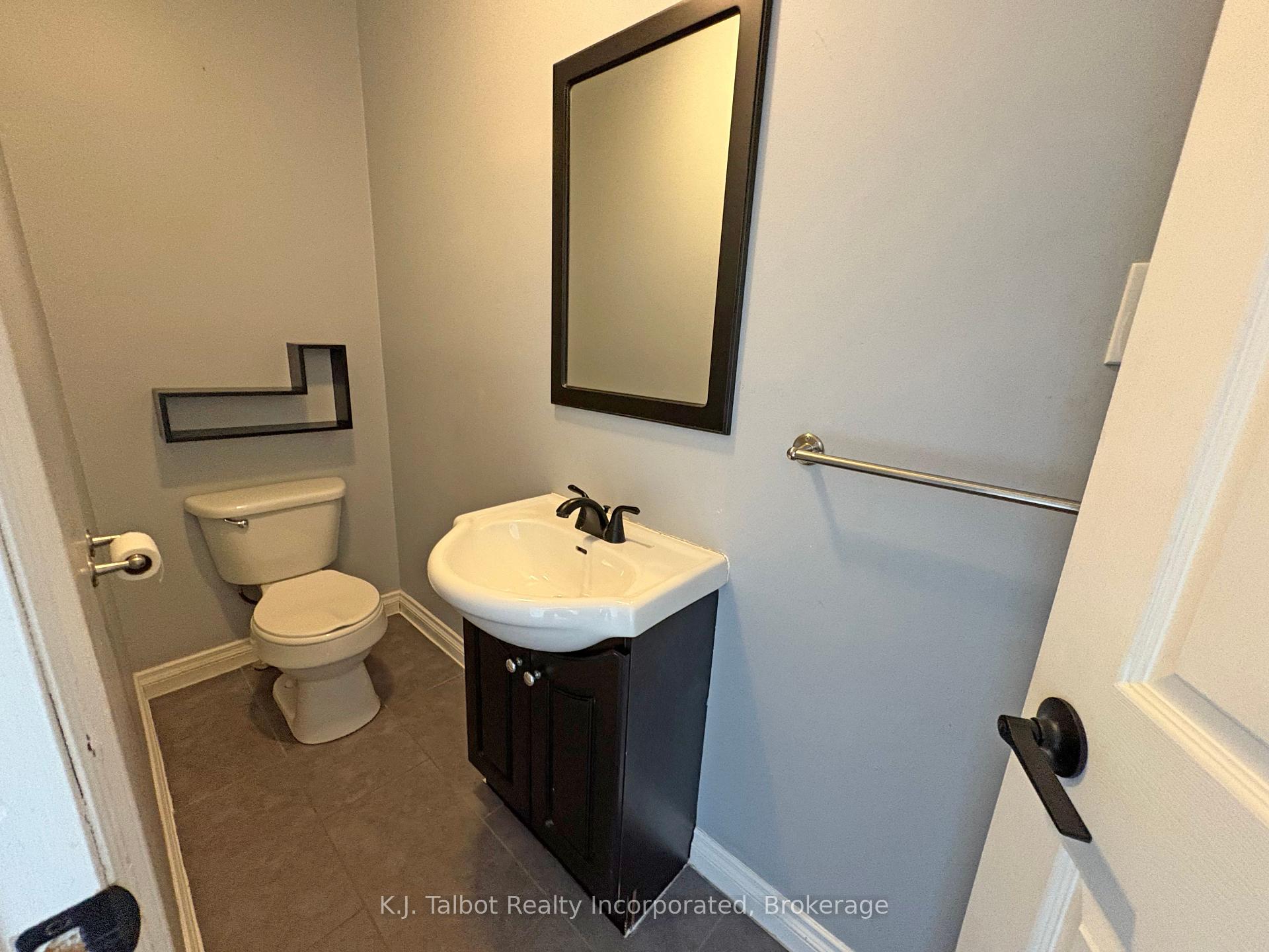 Photo 8 of 118 Bennett Street E, Goderich, Goderich (Town) — HOMEH