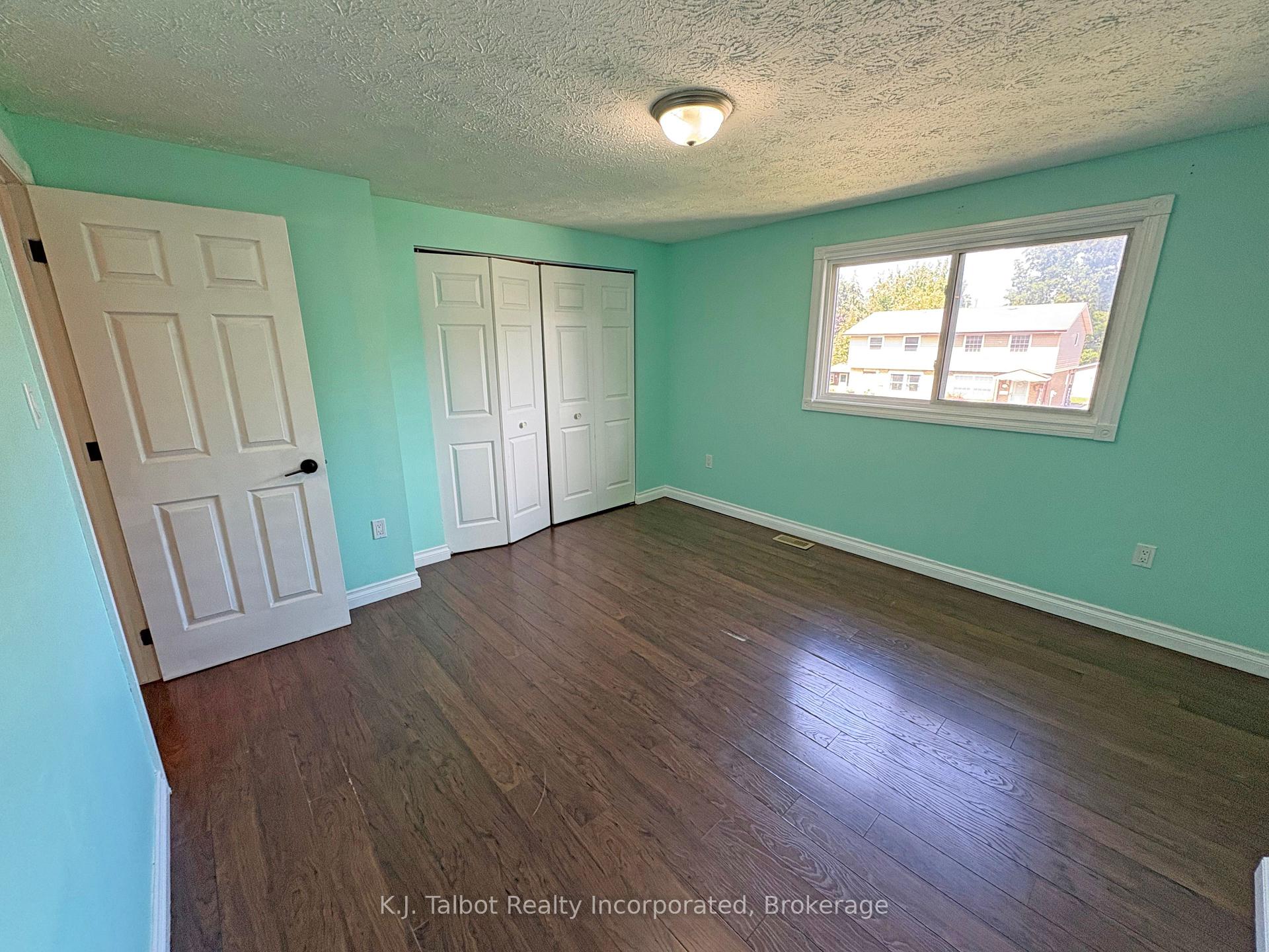 Photo 13 of 118 Bennett Street E, Goderich, Goderich (Town) — HOMEH