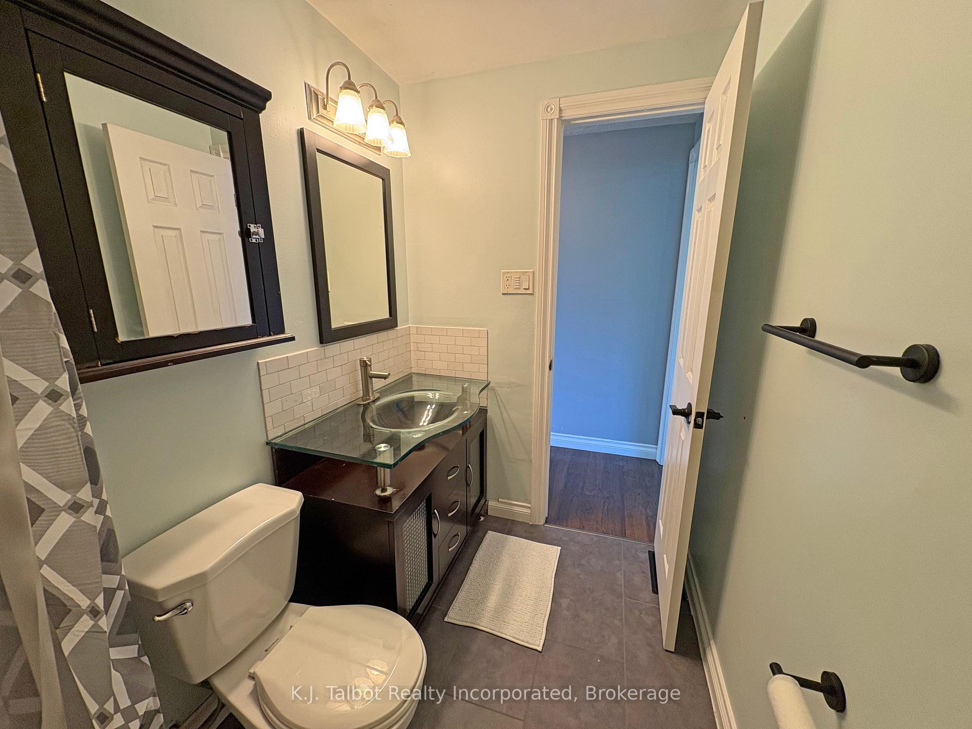 Photo 16 of 118 Bennett Street E, Goderich, Goderich (Town) — HOMEH