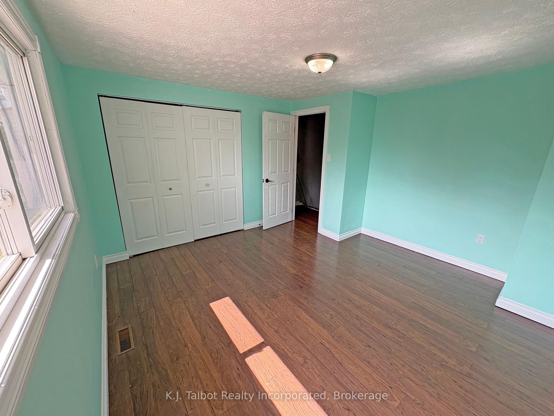 Photo 18 of 118 Bennett Street E, Goderich, Goderich (Town) — HOMEH