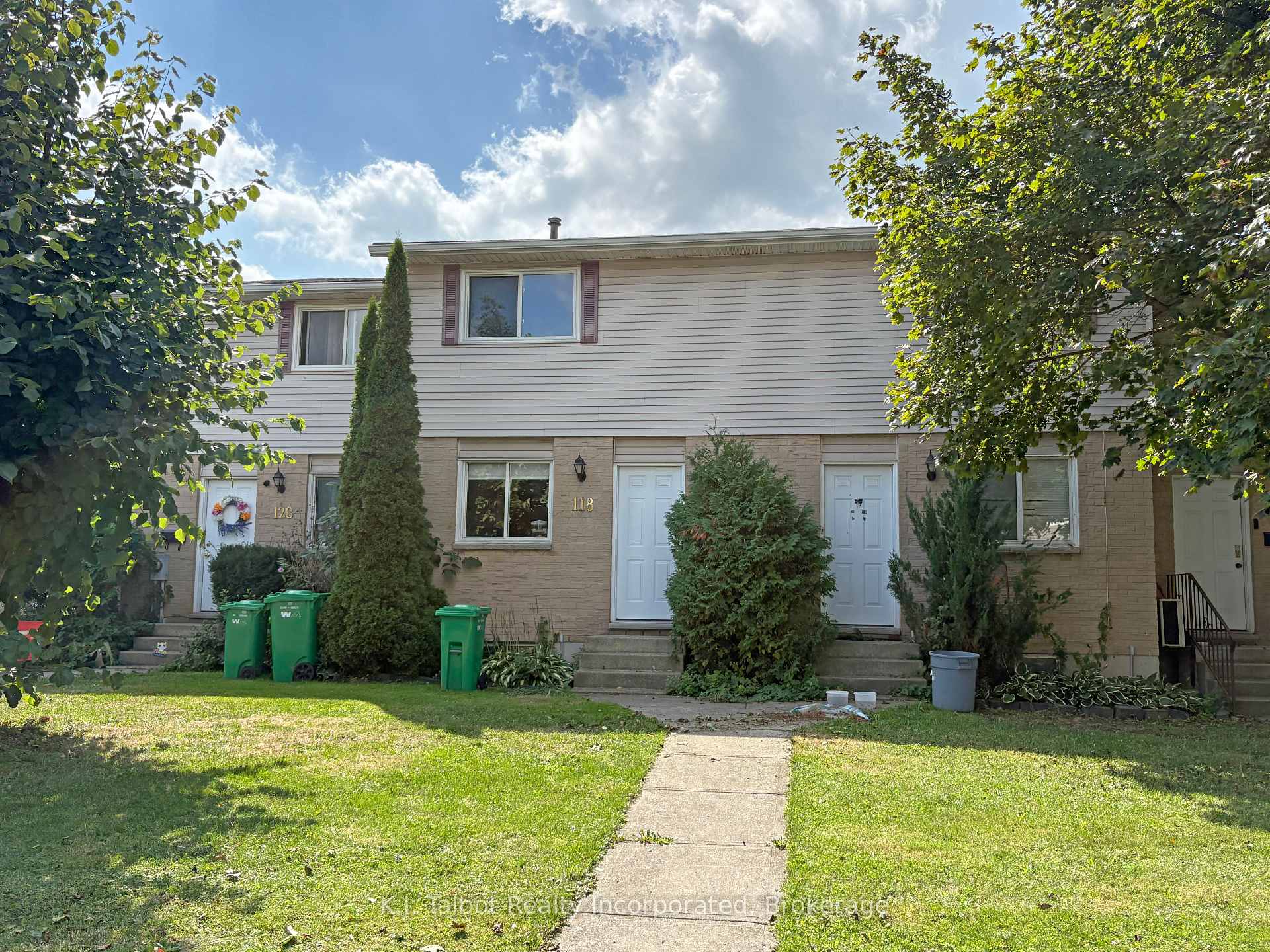 Photo 24 of 118 Bennett Street E, Goderich, Goderich (Town) — HOMEH