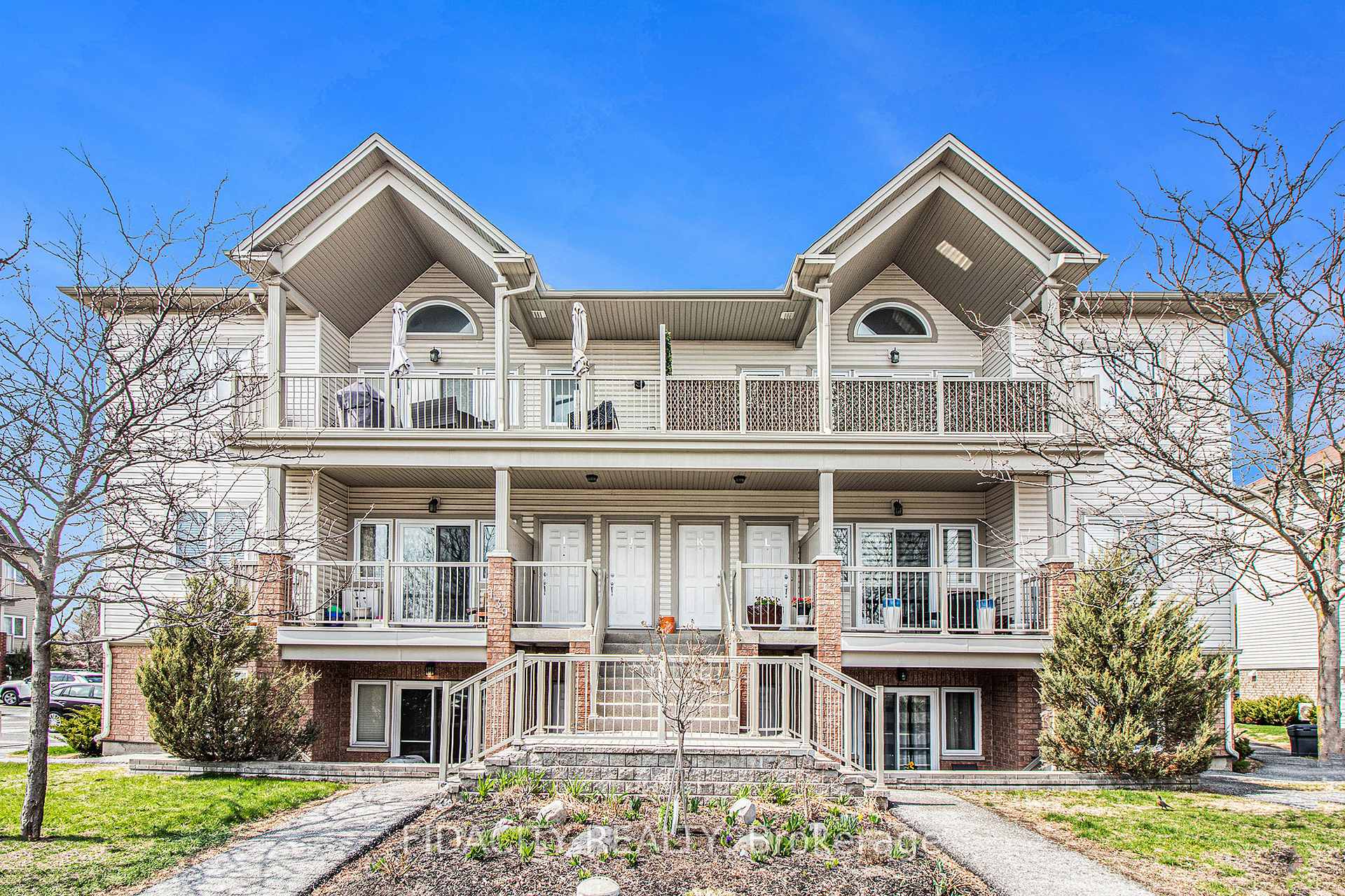 Front of Unit K, 139 Harthill Way