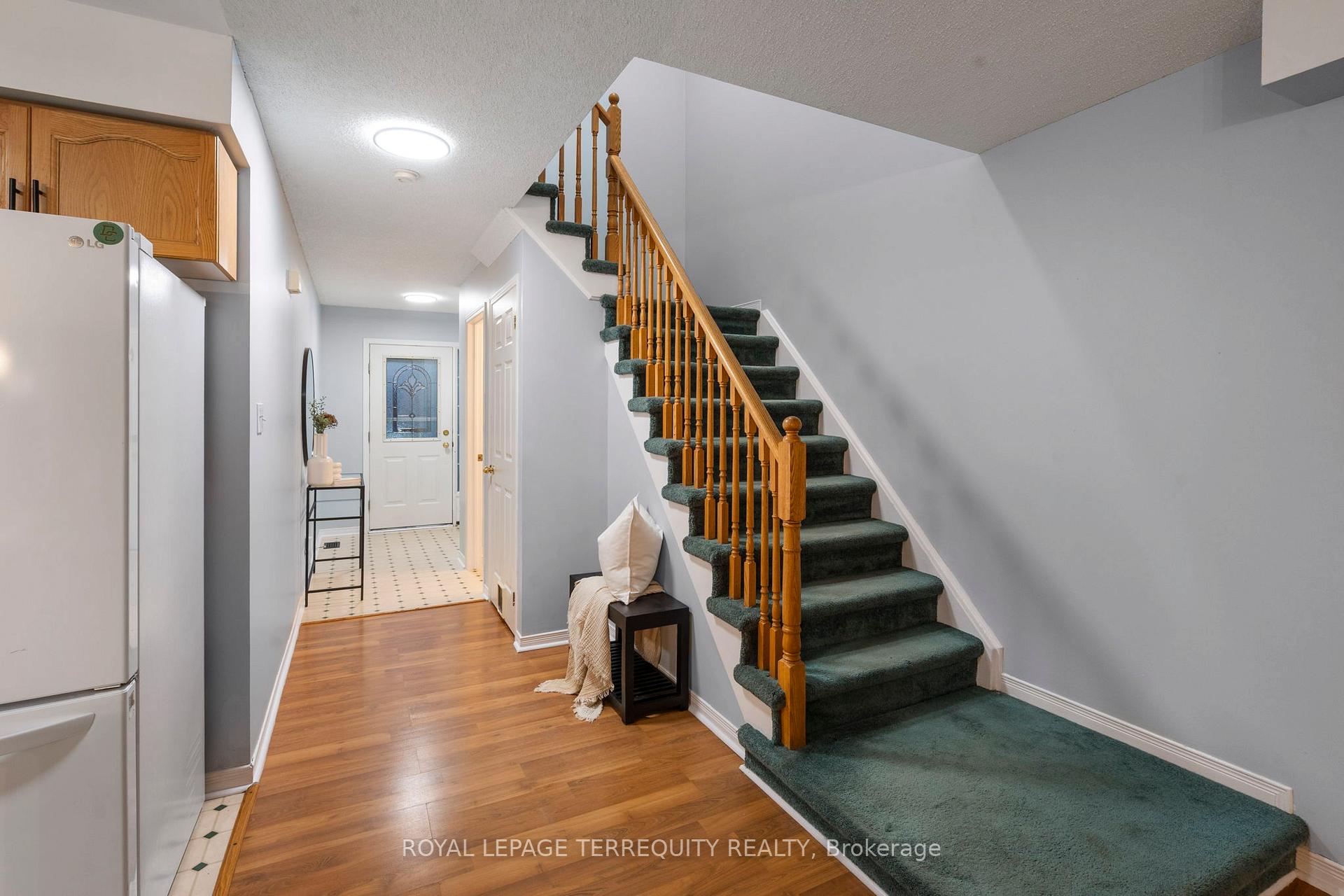 Photo 7 of 18 Wade Square, Clarington, Courtice — HOMEH