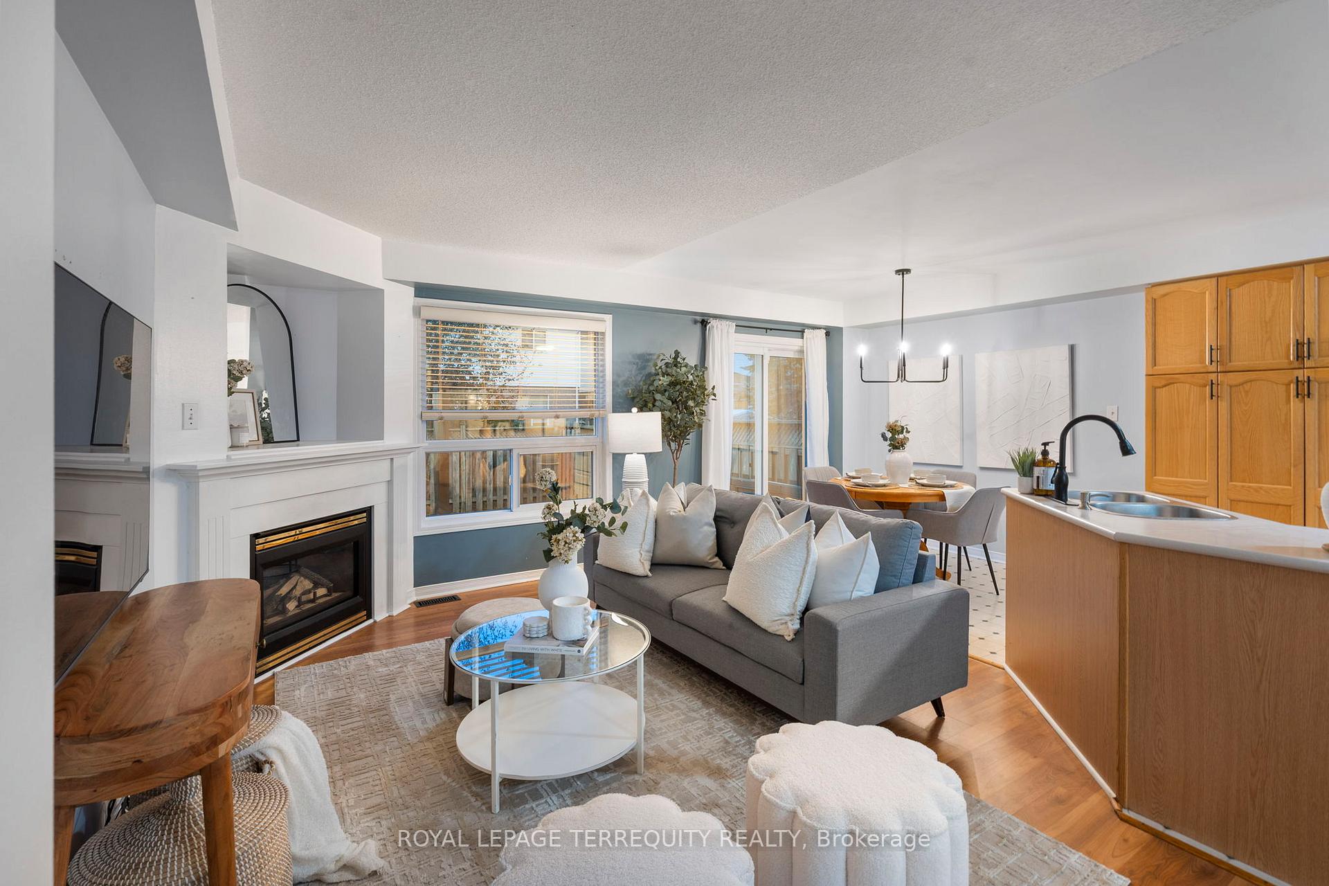 Photo 13 of 18 Wade Square, Clarington, Courtice — HOMEH