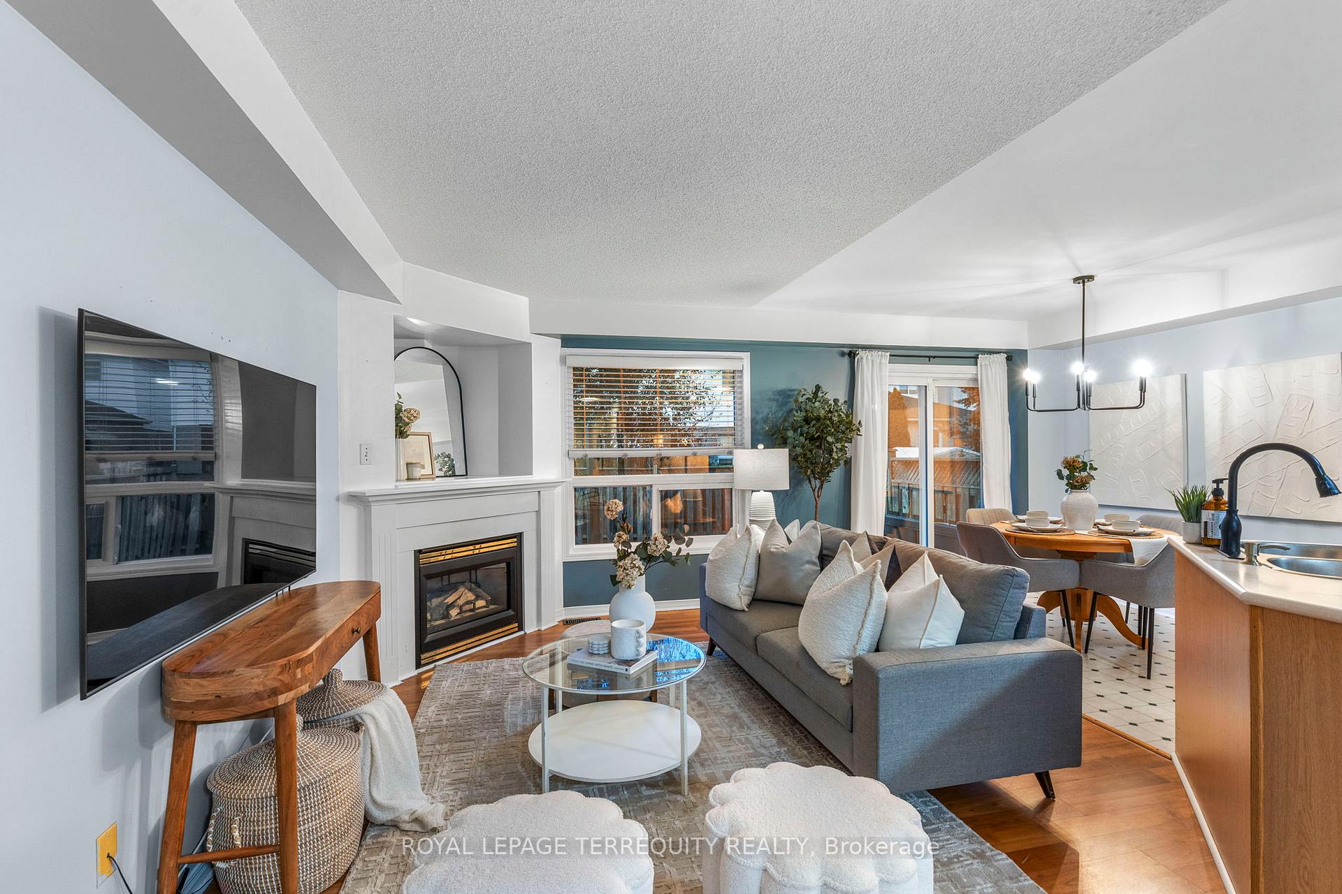 Photo 15 of 18 Wade Square, Clarington, Courtice — HOMEH