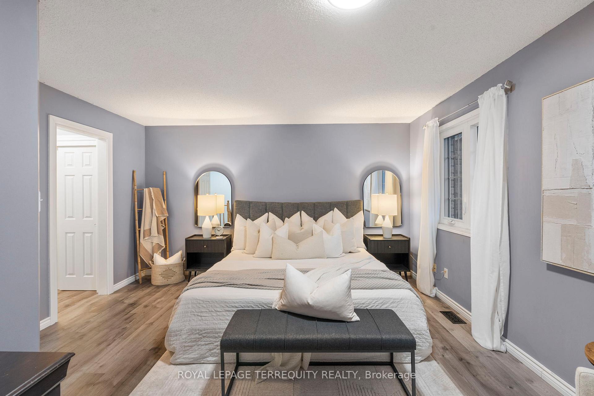 Photo 17 of 18 Wade Square, Clarington, Courtice — HOMEH