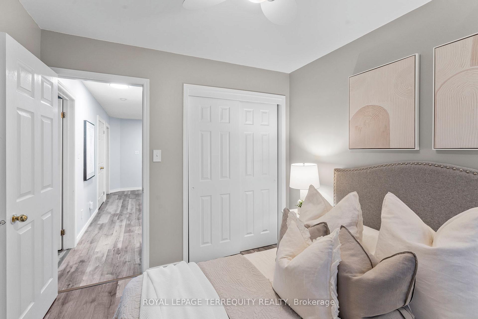 Photo 23 of 18 Wade Square, Clarington, Courtice — HOMEH