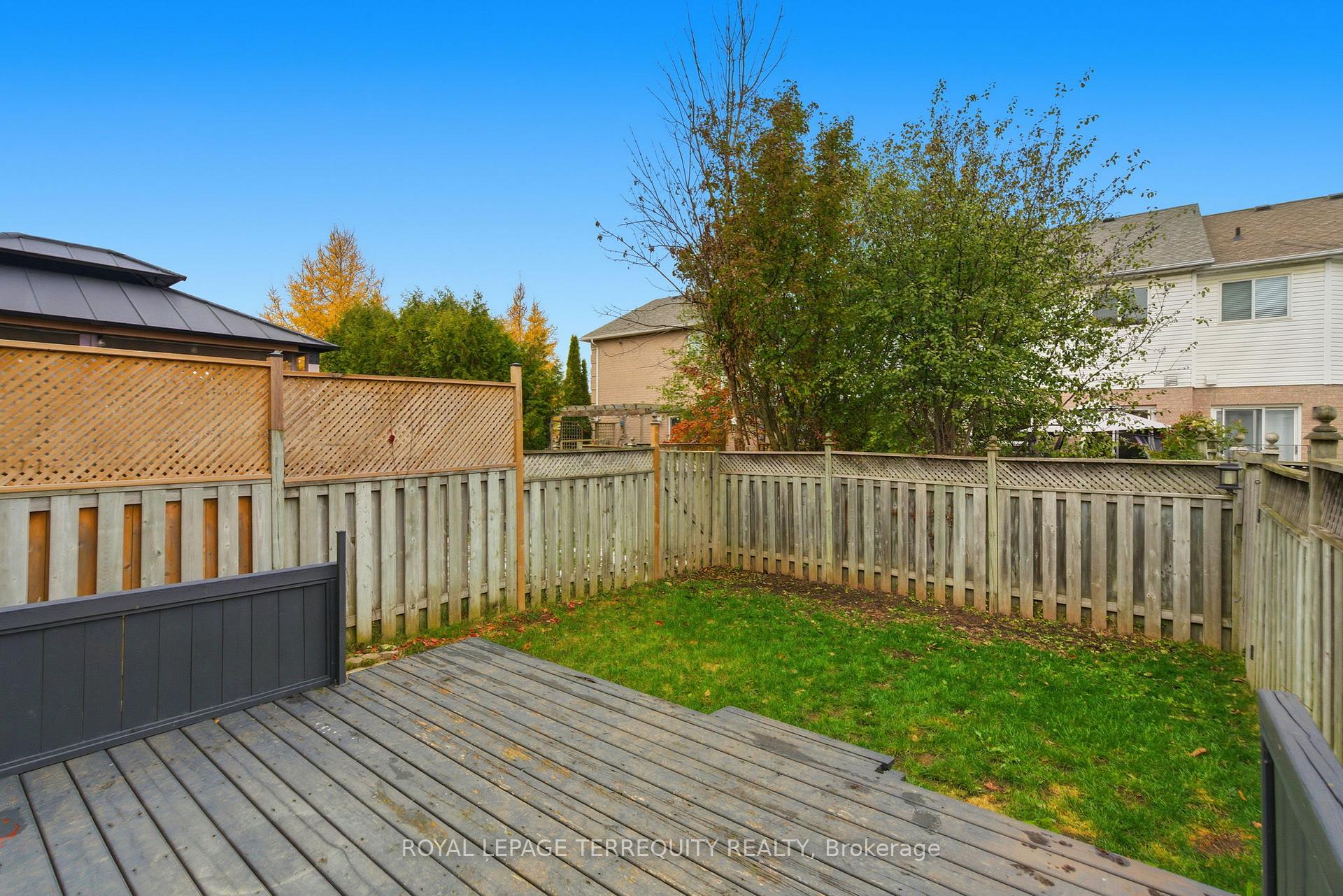 Photo 29 of 18 Wade Square, Clarington, Courtice — HOMEH
