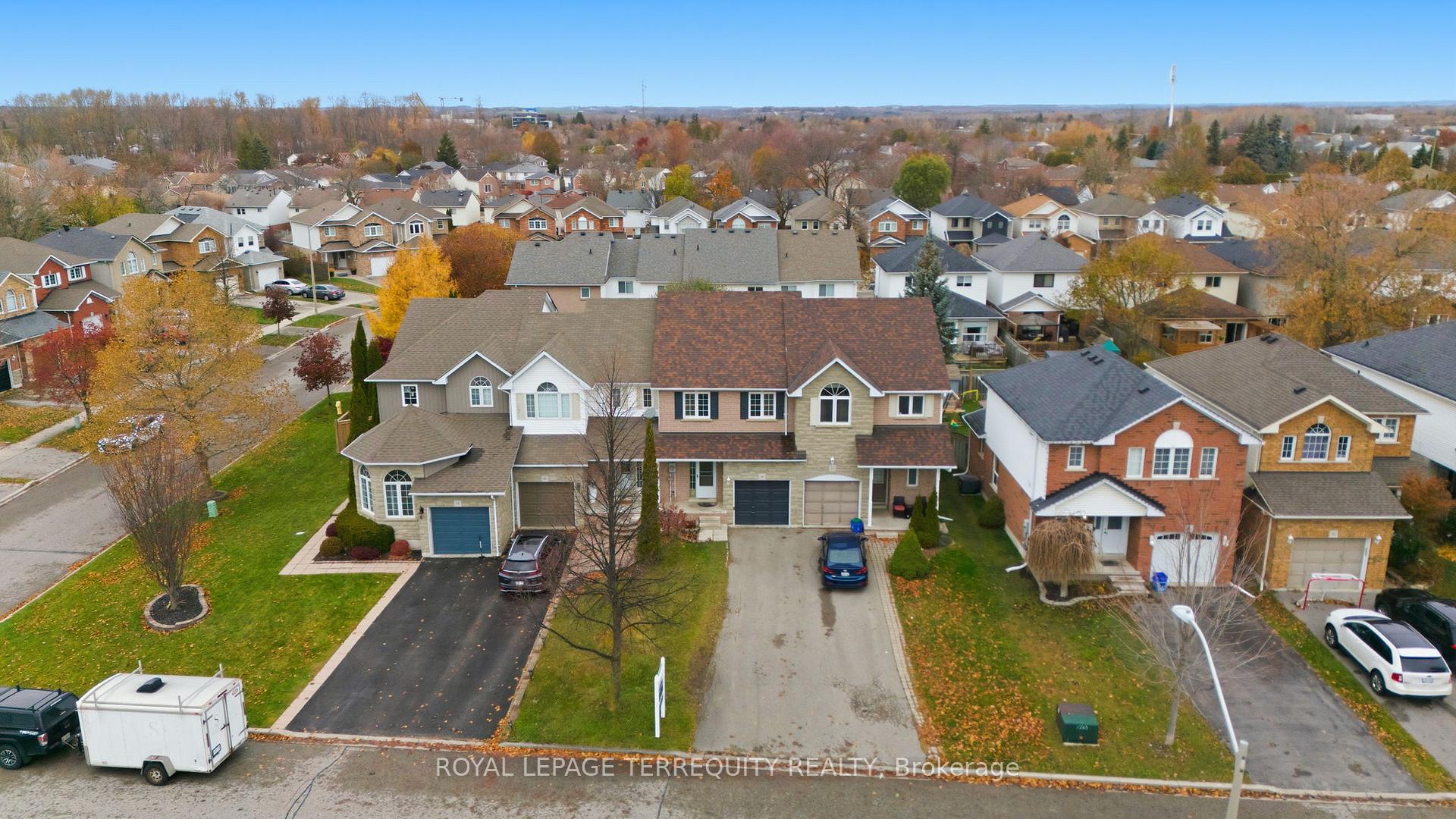 Photo 32 of 18 Wade Square, Clarington, Courtice — HOMEH