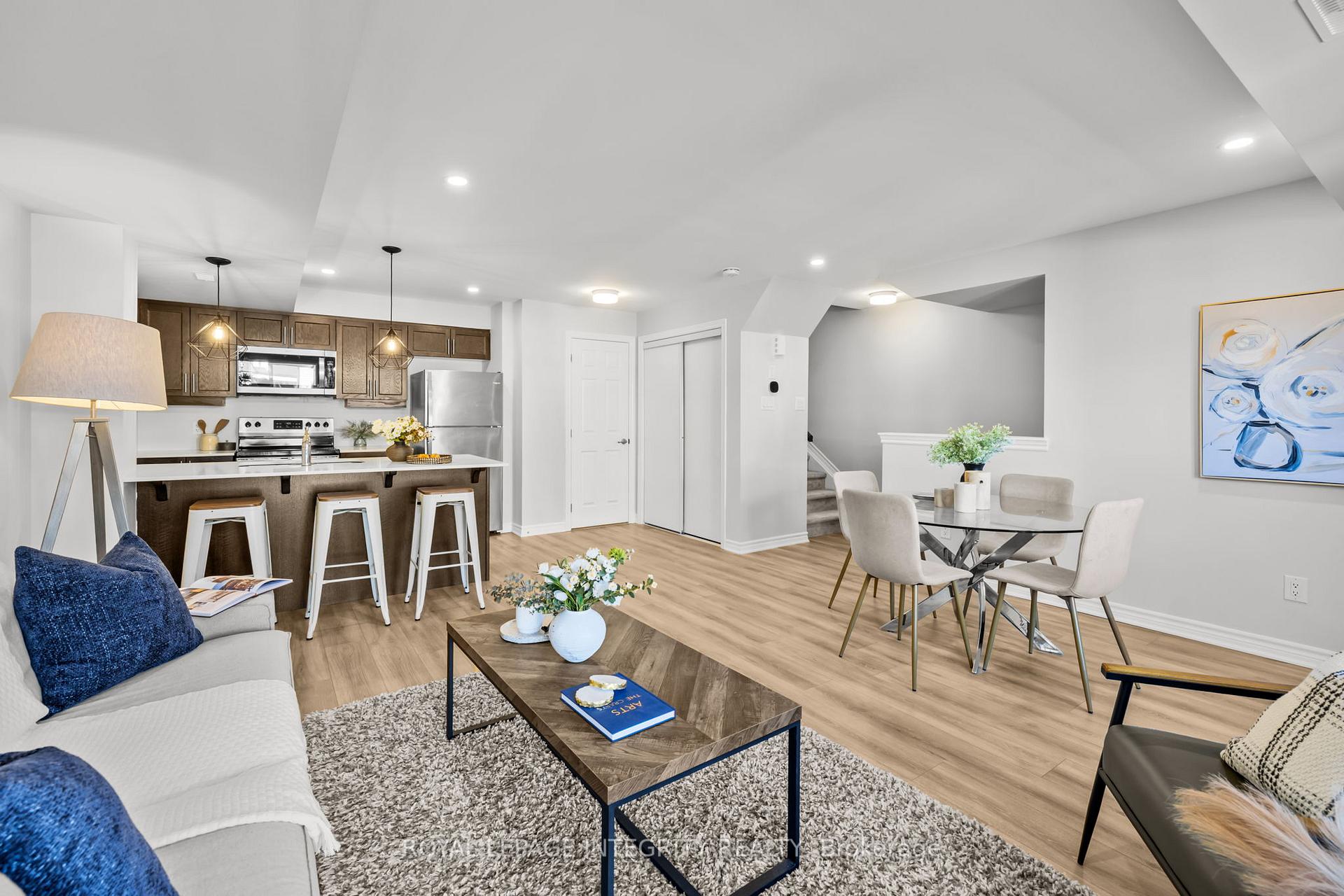Photo 7 of 119 Pilot Private, Ottawa, Kanata - Emerald Meadows/Trailwest — HOMEH