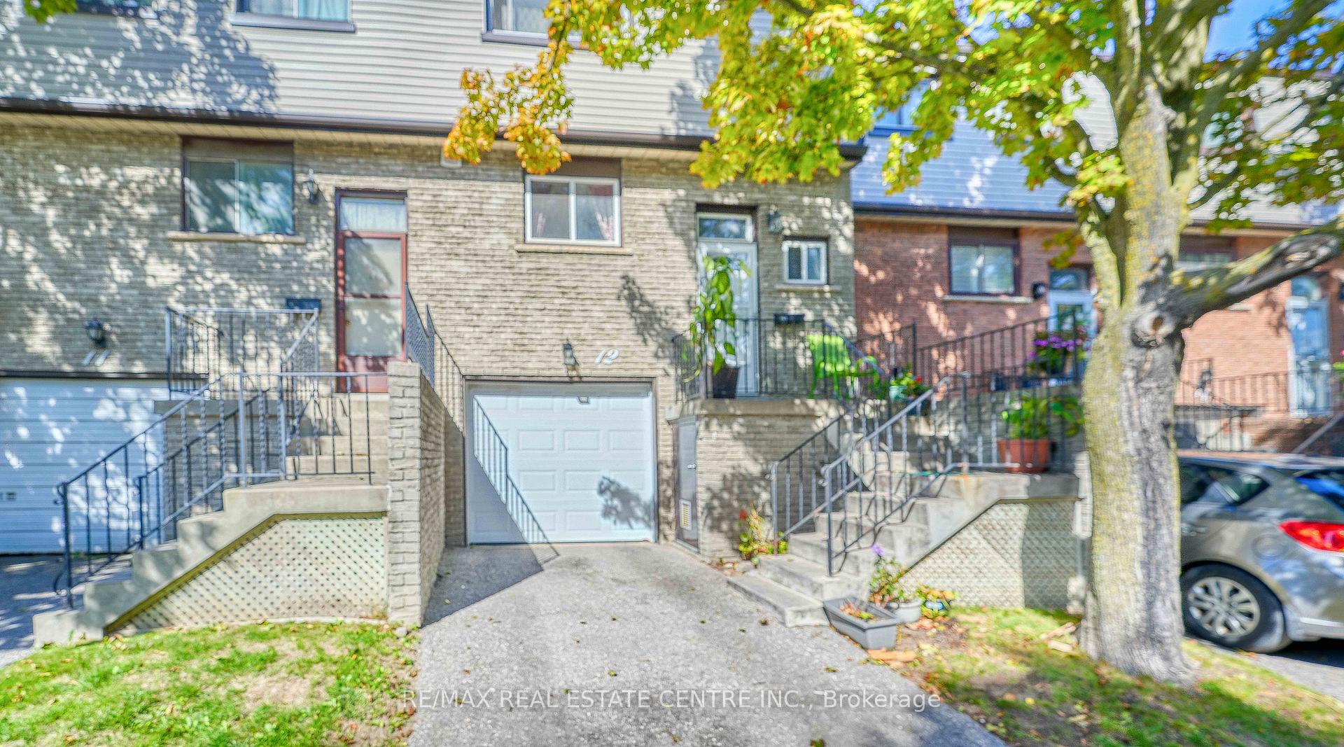 Front of Unit 12, 1945 Denmar Road