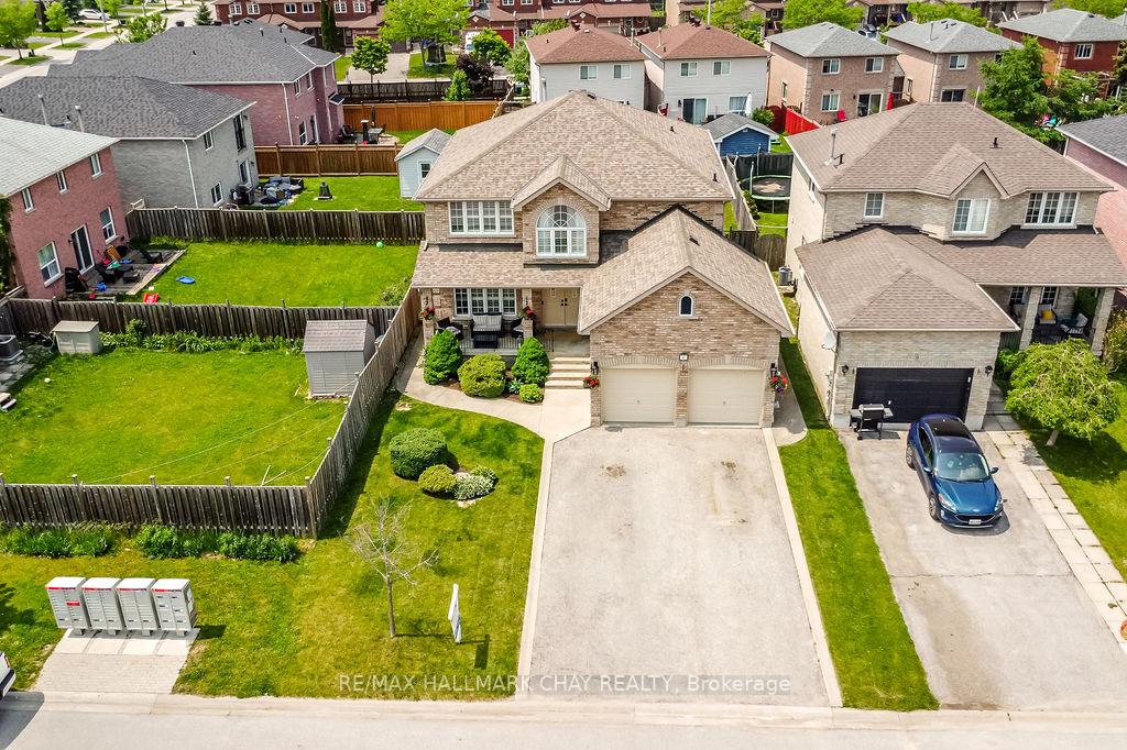 Photo 2 of 6 Serena Lane, Barrie, Painswick South — HOMEH