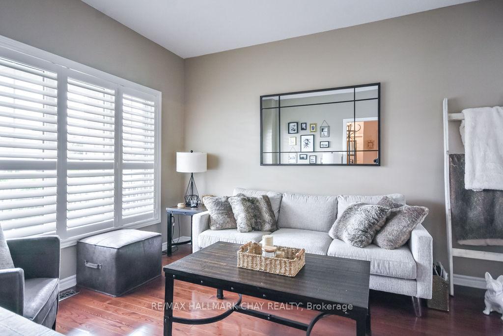 Photo 5 of 6 Serena Lane, Barrie, Painswick South — HOMEH