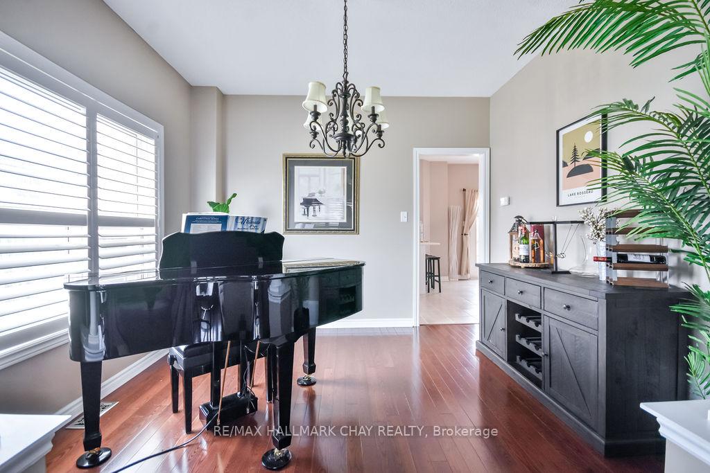 Photo 7 of 6 Serena Lane, Barrie, Painswick South — HOMEH