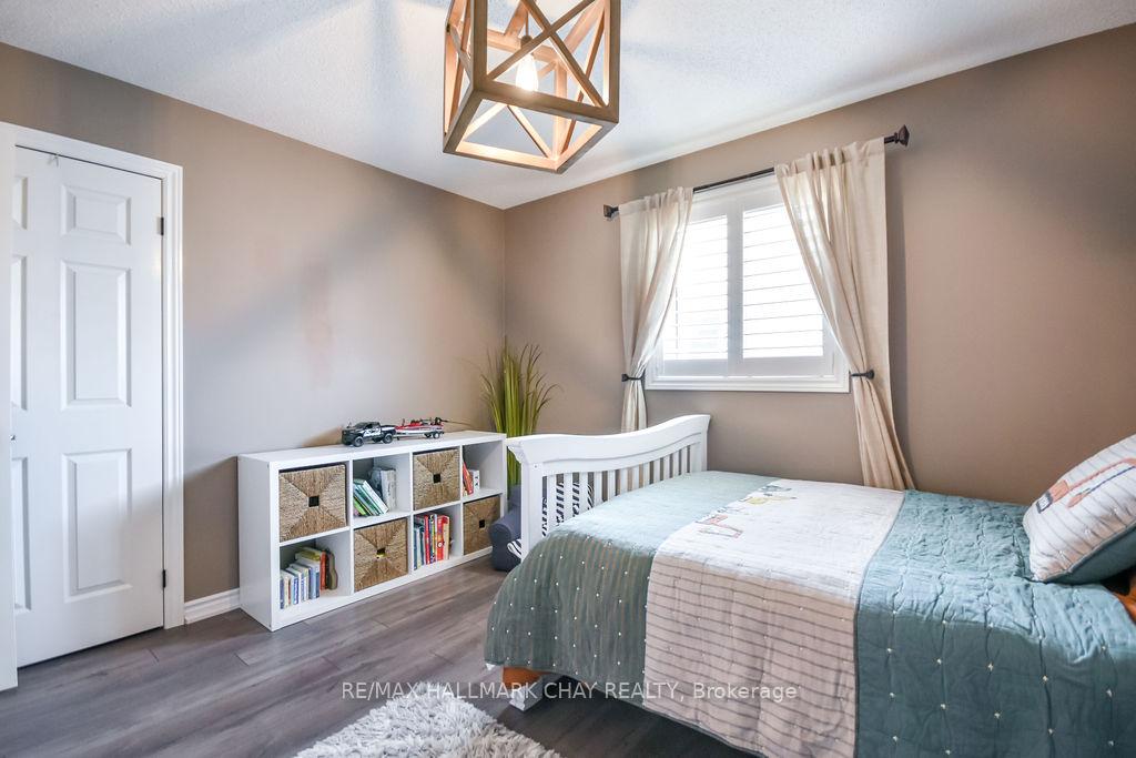 Photo 19 of 6 Serena Lane, Barrie, Painswick South — HOMEH