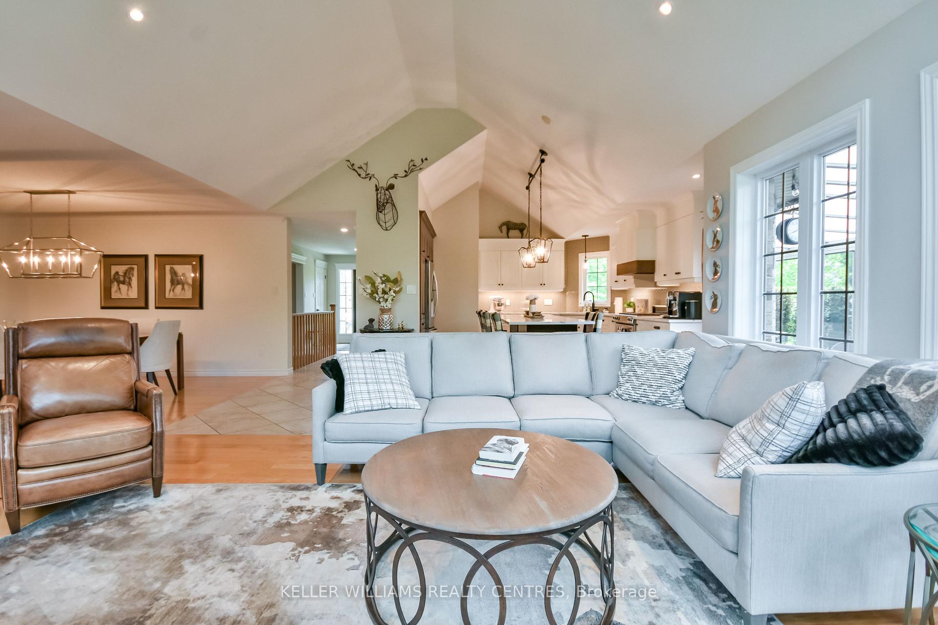 Photo 14 of Unit 1, 10 Reddington Drive, Caledon, Rural Caledon — HOMEH