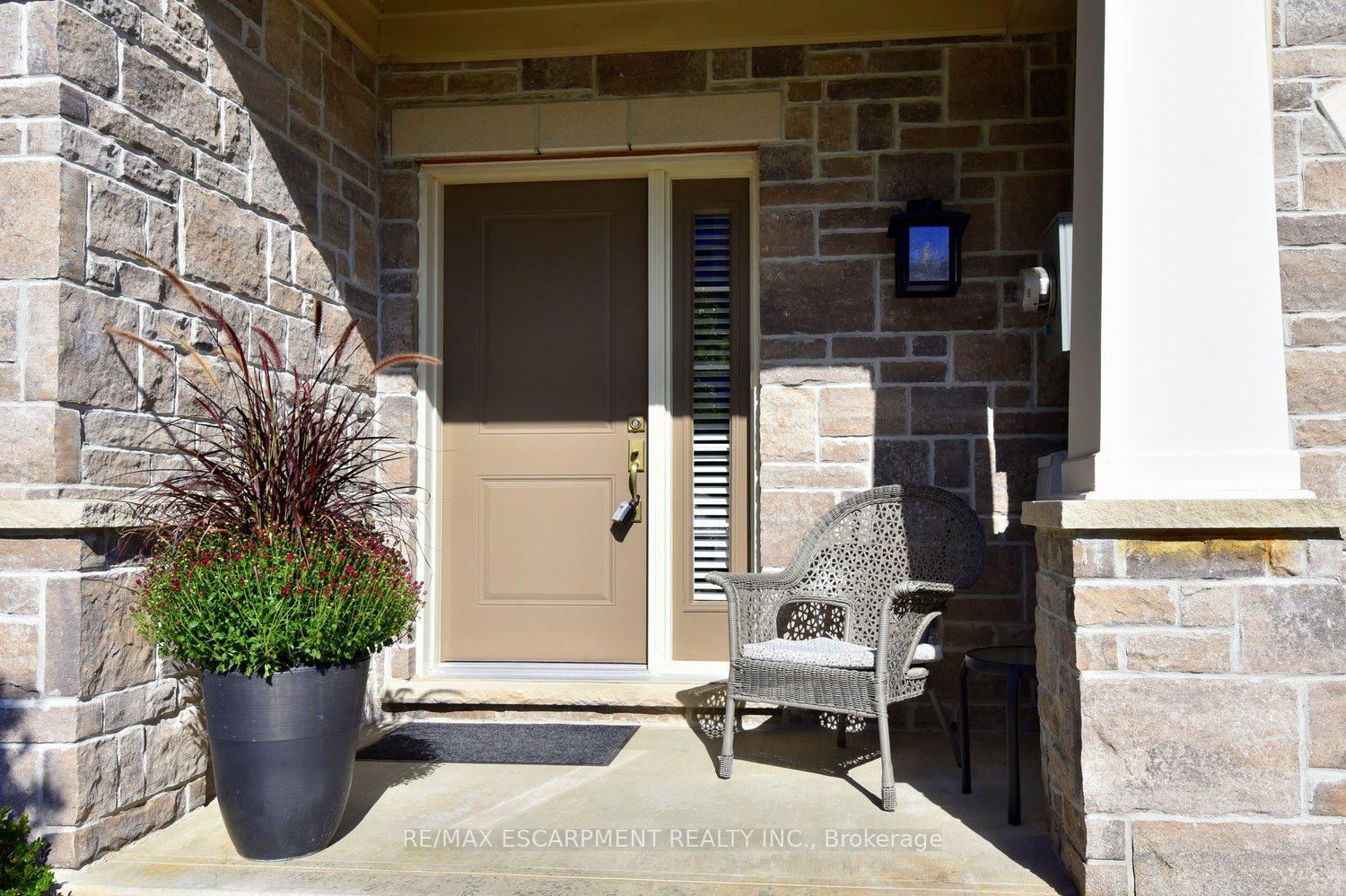 Photo 5 of Unit 7, 40 Hamilton Street S, Hamilton, Waterdown — HOMEH