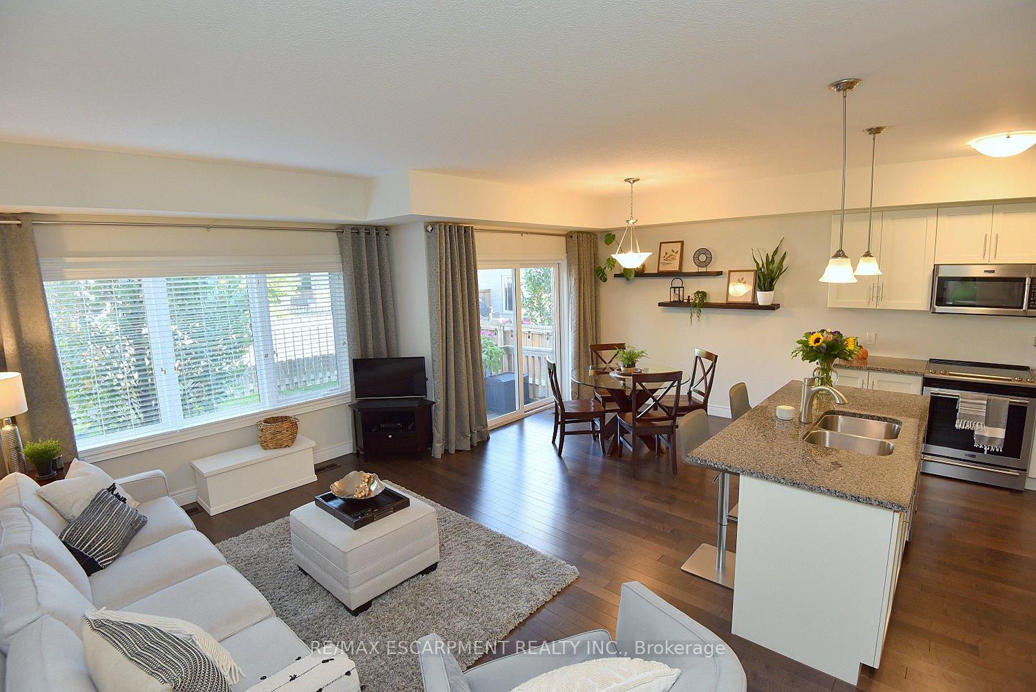 Photo 10 of Unit 7, 40 Hamilton Street S, Hamilton, Waterdown — HOMEH