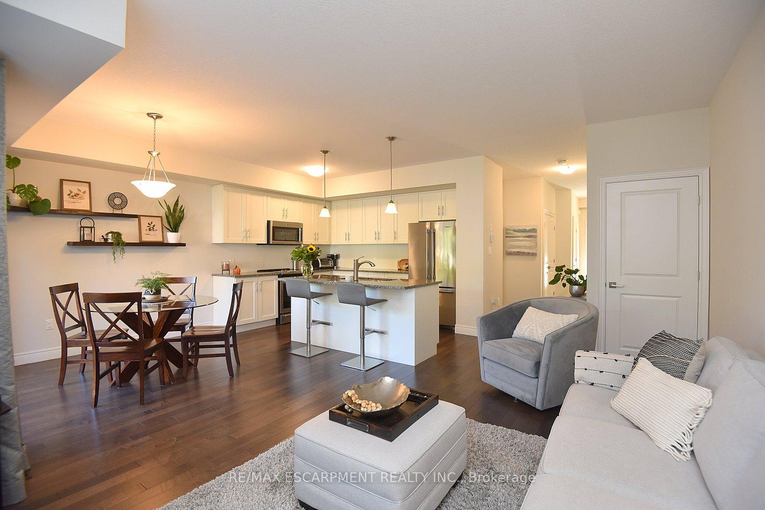 Photo 11 of Unit 7, 40 Hamilton Street S, Hamilton, Waterdown — HOMEH