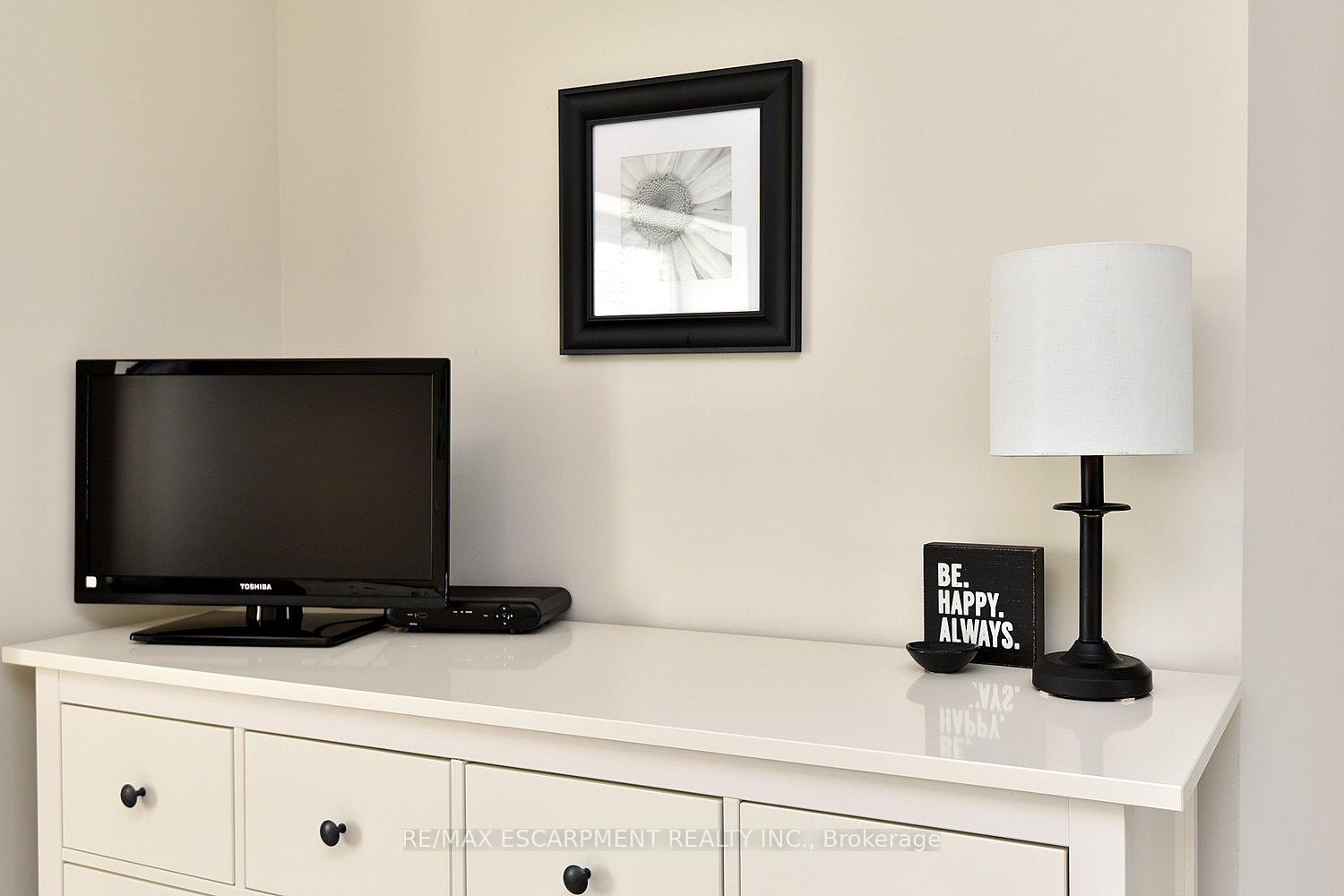 Photo 29 of Unit 7, 40 Hamilton Street S, Hamilton, Waterdown — HOMEH