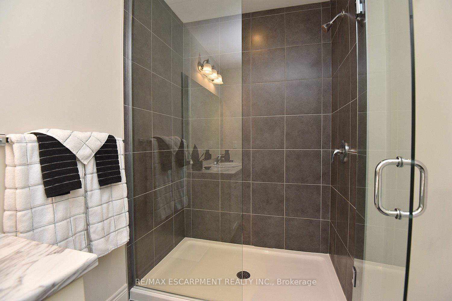 Photo 30 of Unit 7, 40 Hamilton Street S, Hamilton, Waterdown — HOMEH