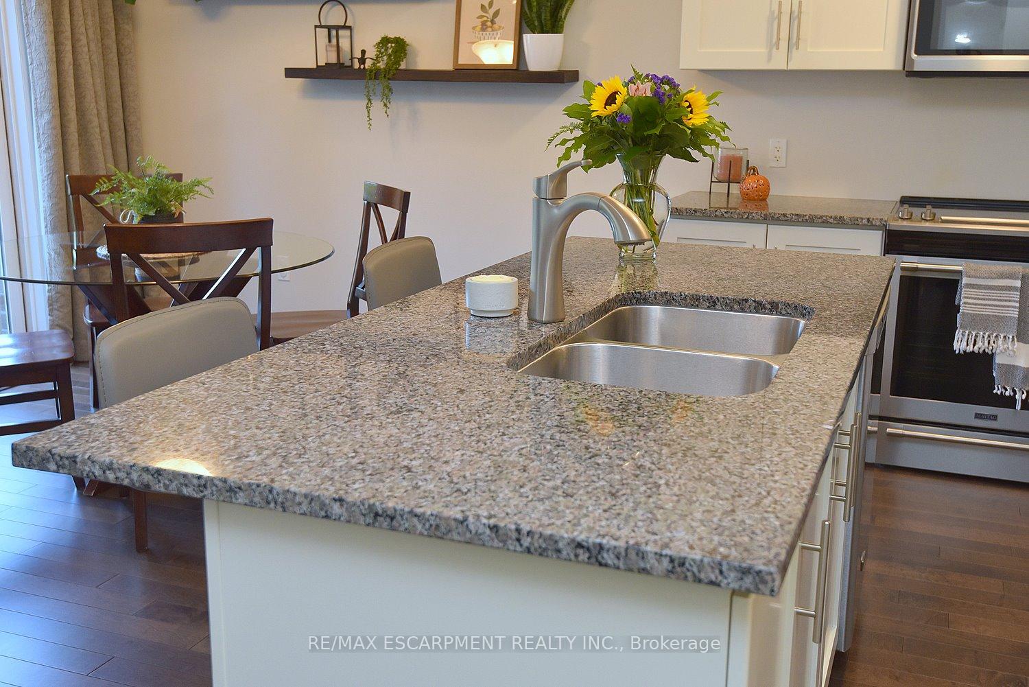 Photo 61 of Unit 7, 40 Hamilton Street S, Hamilton, Waterdown — HOMEH