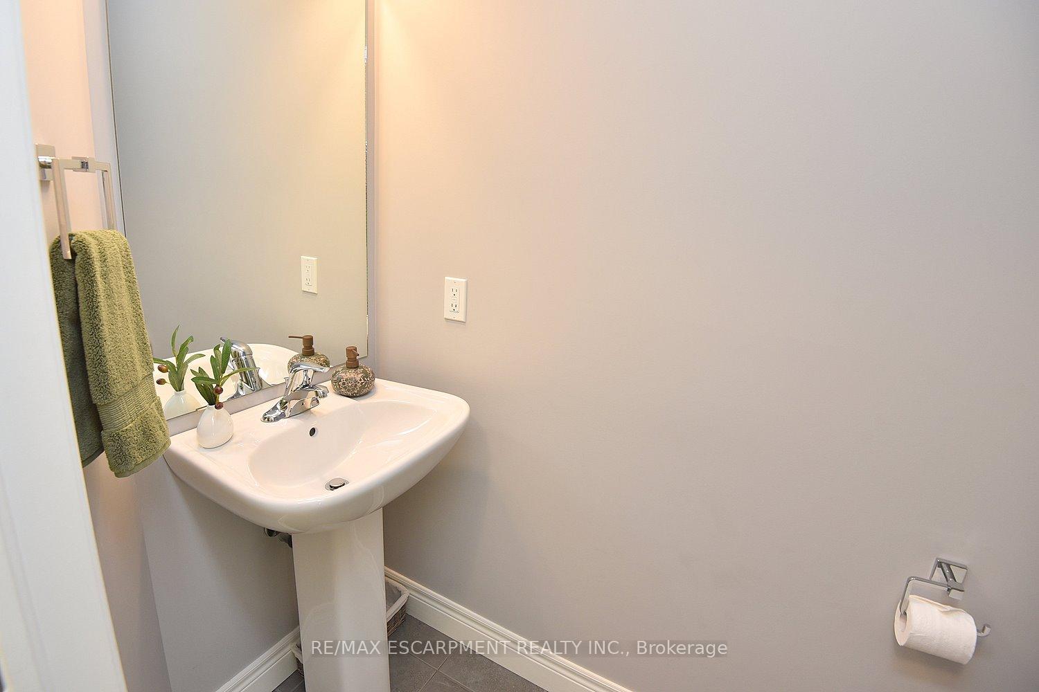 Photo 65 of Unit 7, 40 Hamilton Street S, Hamilton, Waterdown — HOMEH