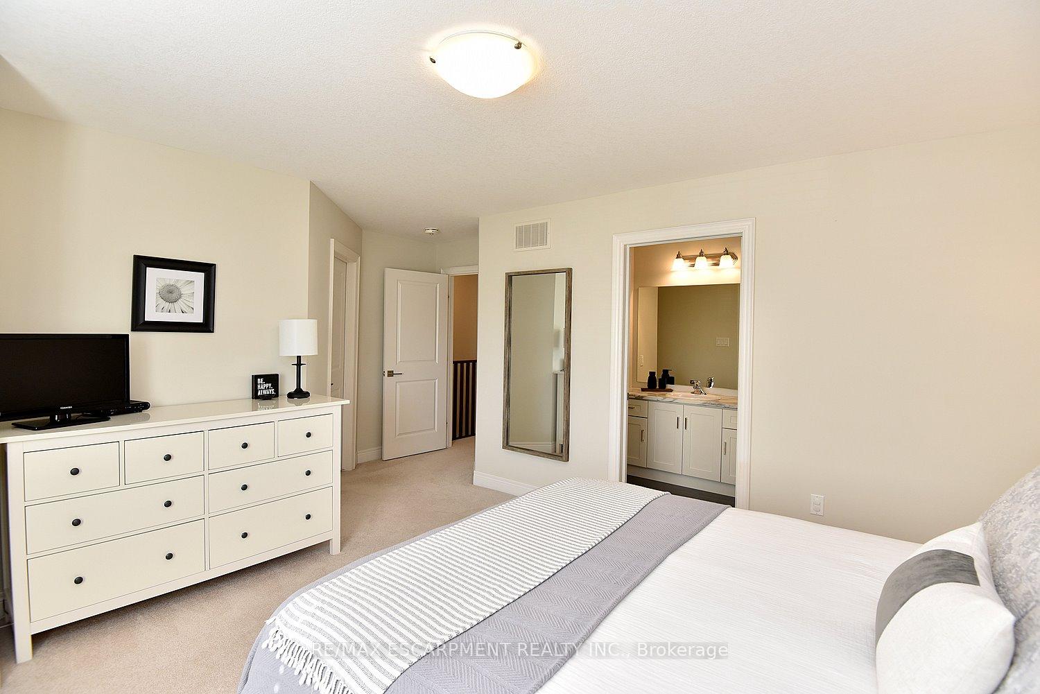 Photo 66 of Unit 7, 40 Hamilton Street S, Hamilton, Waterdown — HOMEH