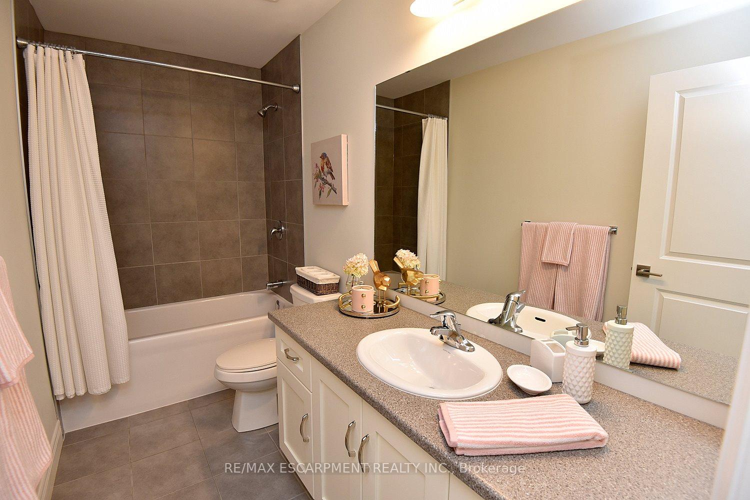 Photo 76 of Unit 7, 40 Hamilton Street S, Hamilton, Waterdown — HOMEH