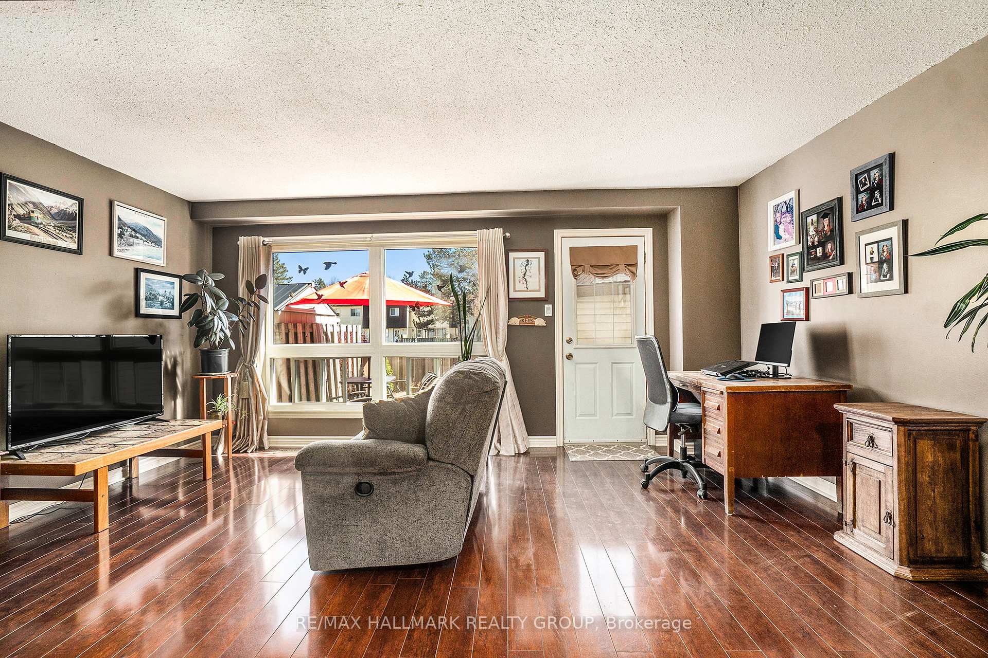 Photo 3 of Unit D, 27 Sonnet Crescent, Ottawa, Westcliffe Estates — HOMEH