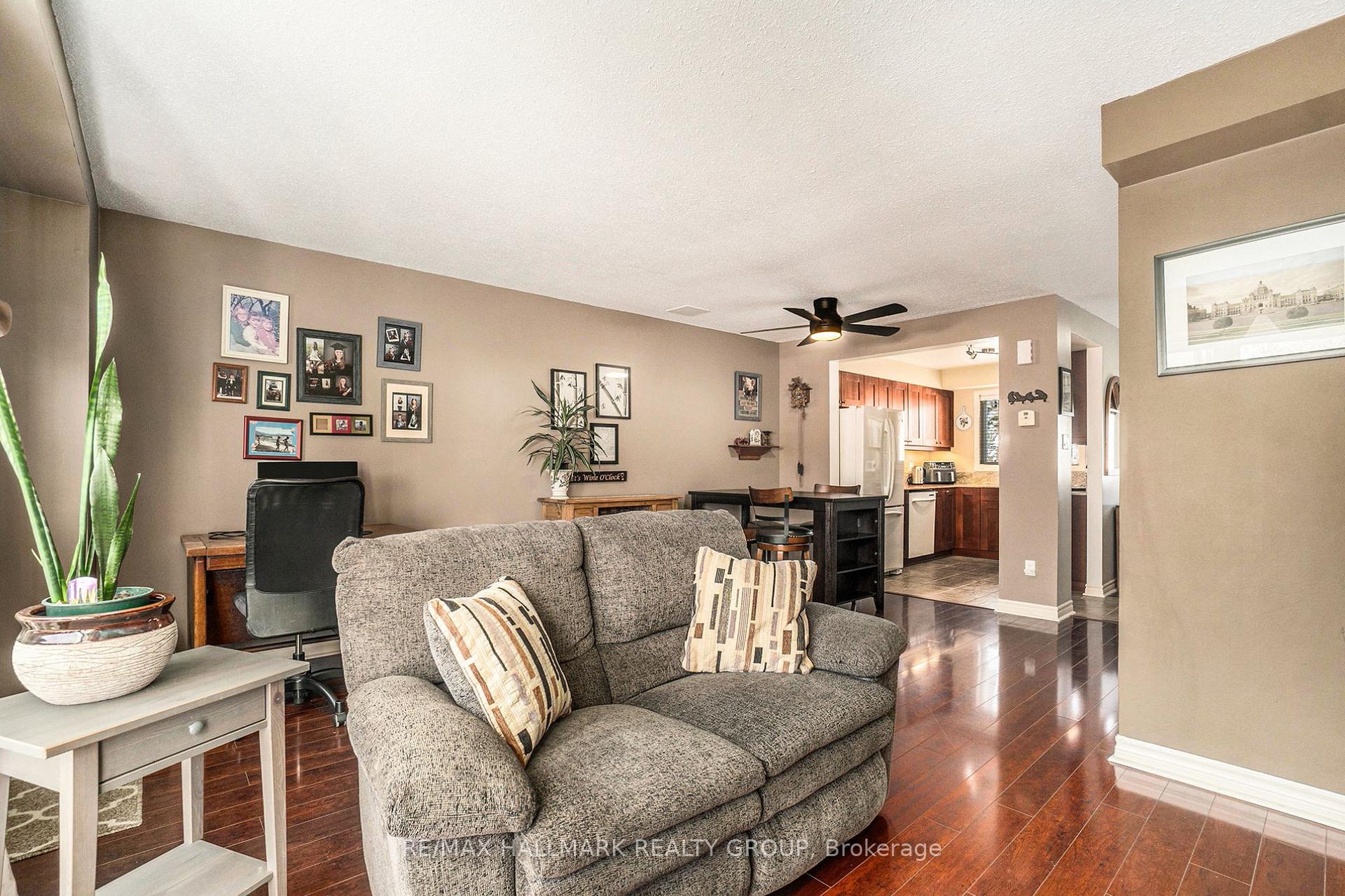 Photo 5 of Unit D, 27 Sonnet Crescent, Ottawa, Westcliffe Estates — HOMEH