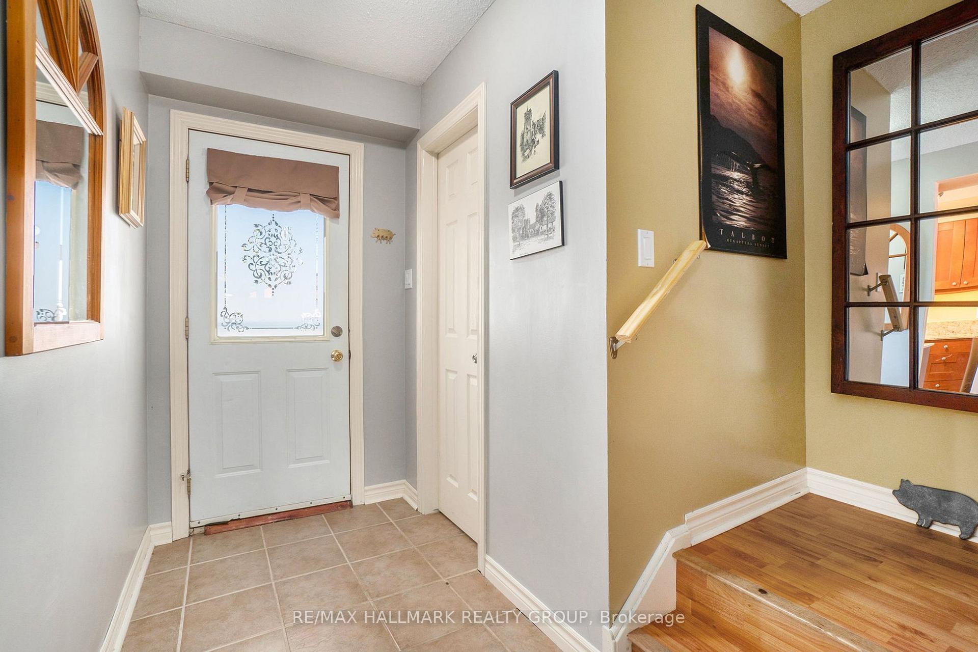 Photo 9 of Unit D, 27 Sonnet Crescent, Ottawa, Westcliffe Estates — HOMEH