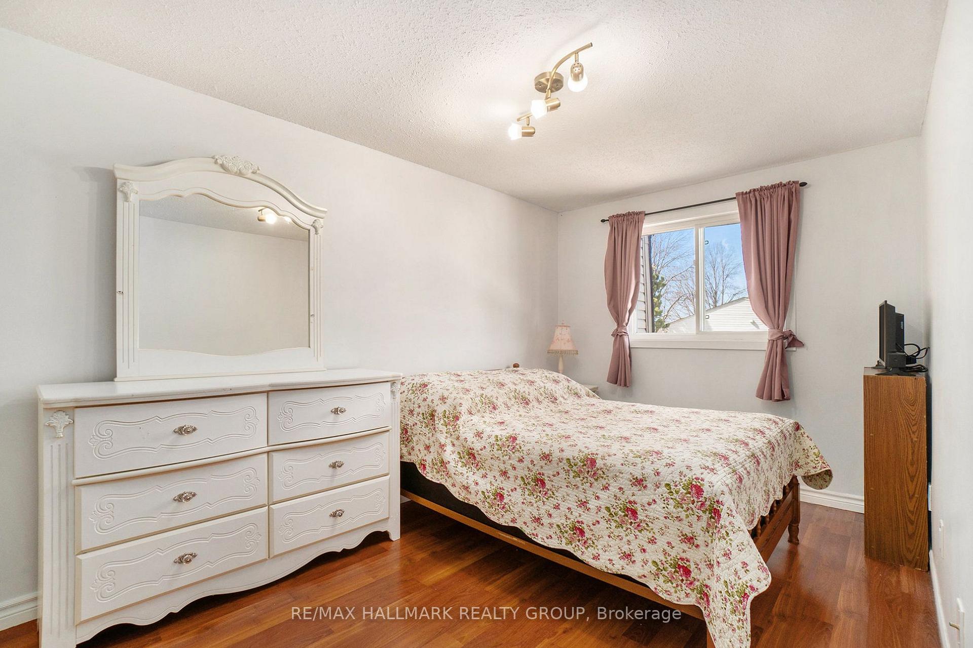 Photo 15 of Unit D, 27 Sonnet Crescent, Ottawa, Westcliffe Estates — HOMEH