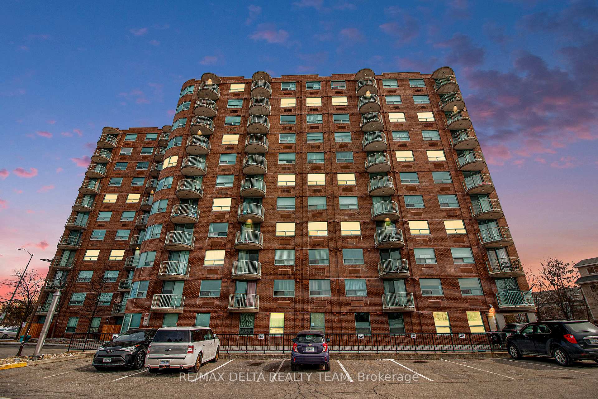 Front of Unit 1112, 1440 Heron Road