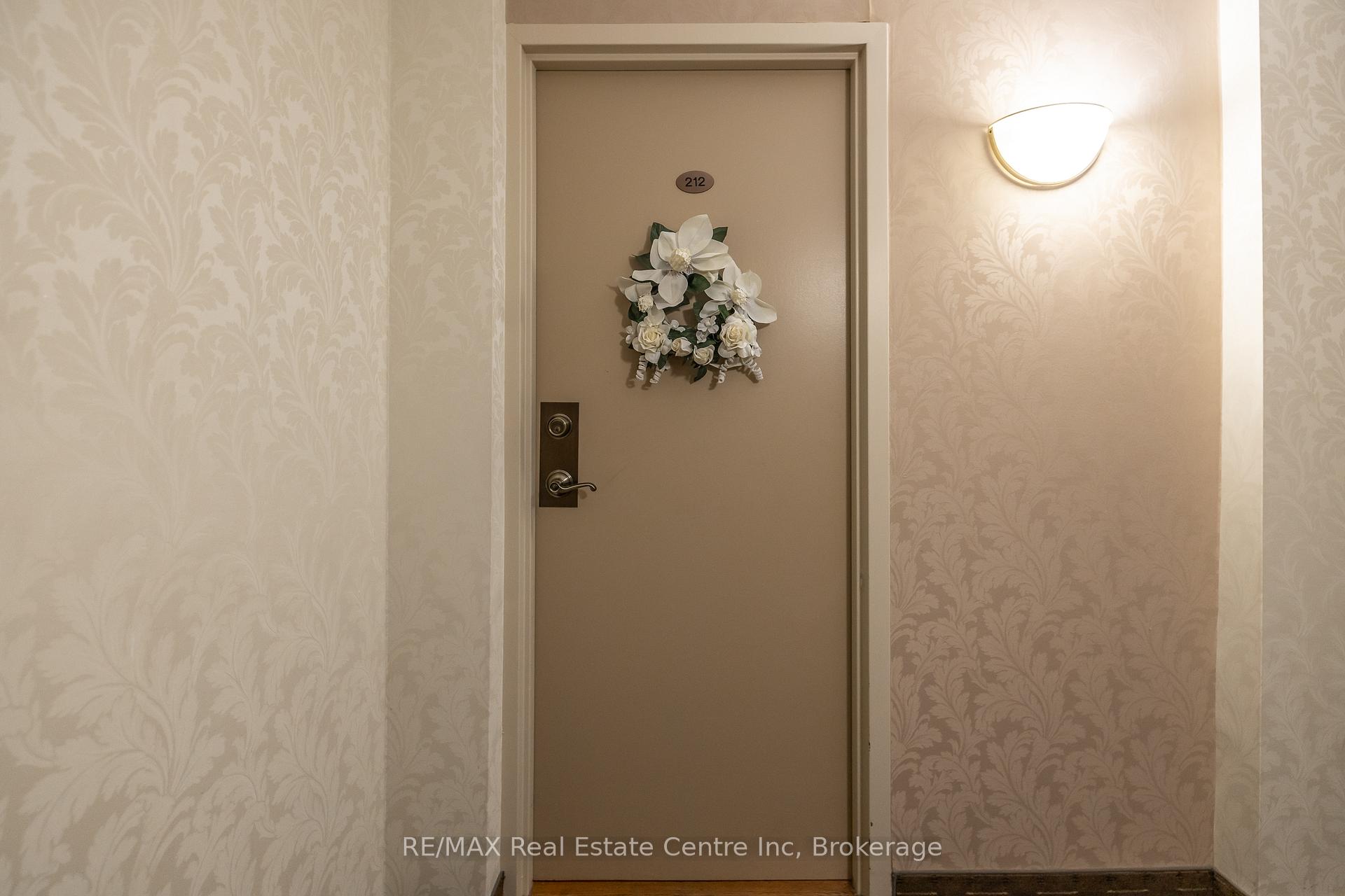 Photo 5 of Unit 212, 19 Woodlawn Road E, Guelph, Riverside Park — HOMEH