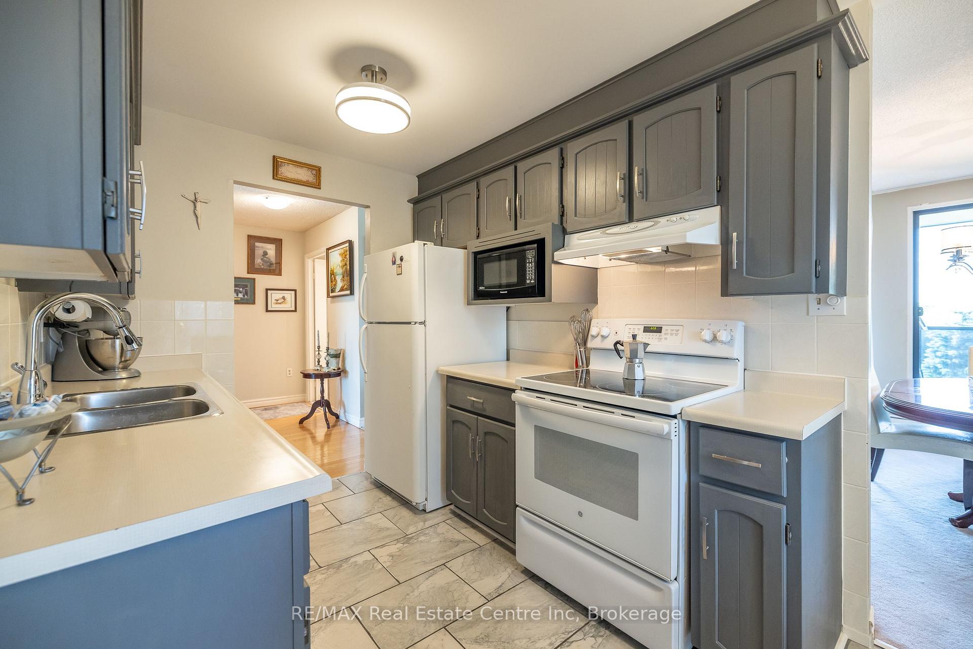 Photo 9 of Unit 212, 19 Woodlawn Road E, Guelph, Riverside Park — HOMEH