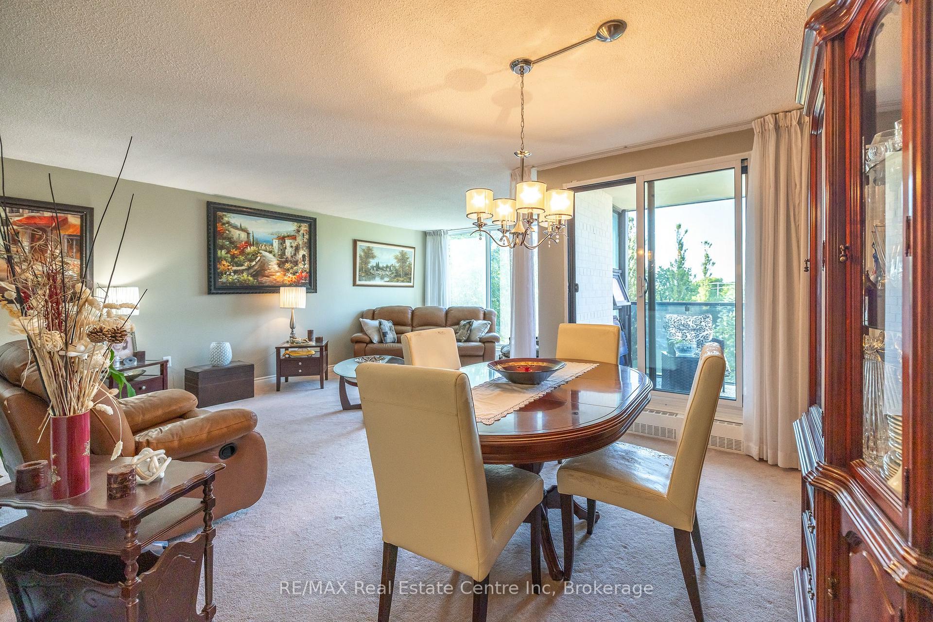 Photo 10 of Unit 212, 19 Woodlawn Road E, Guelph, Riverside Park — HOMEH