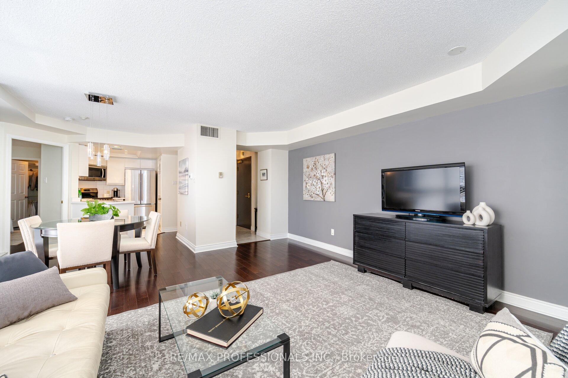 Photo 2 of Unit 301, 7 Broadway Avenue, Toronto, Mount Pleasant West — HOMEH