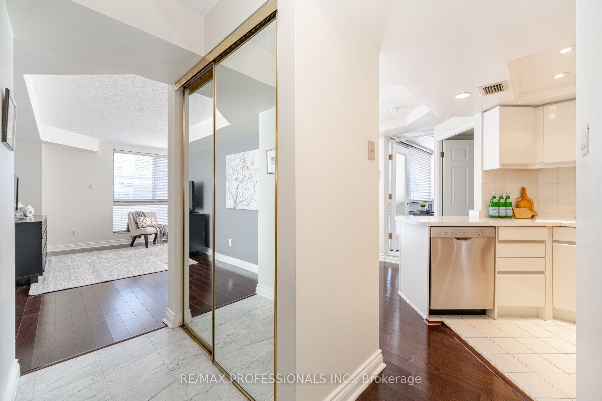 Photo 16 of Unit 301, 7 Broadway Avenue, Toronto, Mount Pleasant West — HOMEH