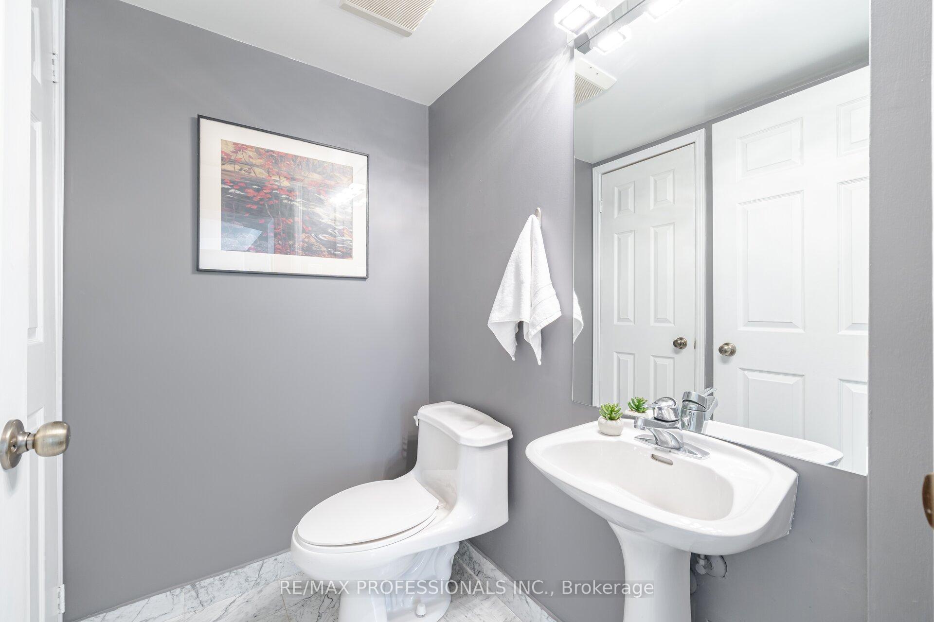 Photo 10 of Unit 301, 7 Broadway Avenue, Toronto, Mount Pleasant West — HOMEH