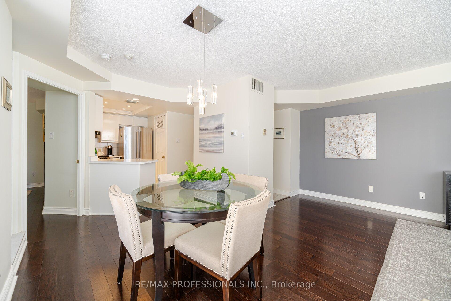 Photo 9 of Unit 301, 7 Broadway Avenue, Toronto, Mount Pleasant West — HOMEH