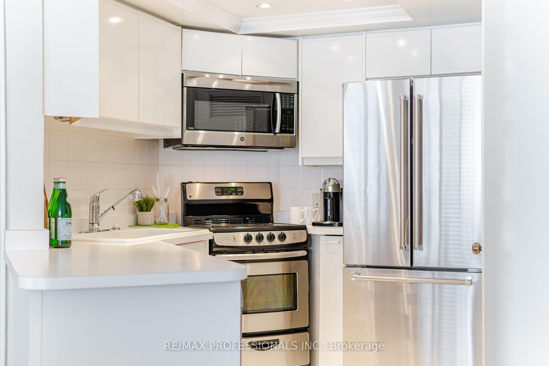 Photo 20 of Unit 301, 7 Broadway Avenue, Toronto, Mount Pleasant West — HOMEH